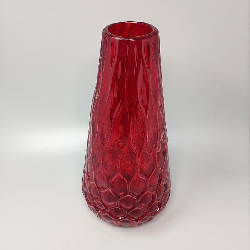 Mid-Century Modern Magnifique vase rouge en verre de Murano des années 1960 par Ca dei Vetrai, fabriqué en Italie en vente