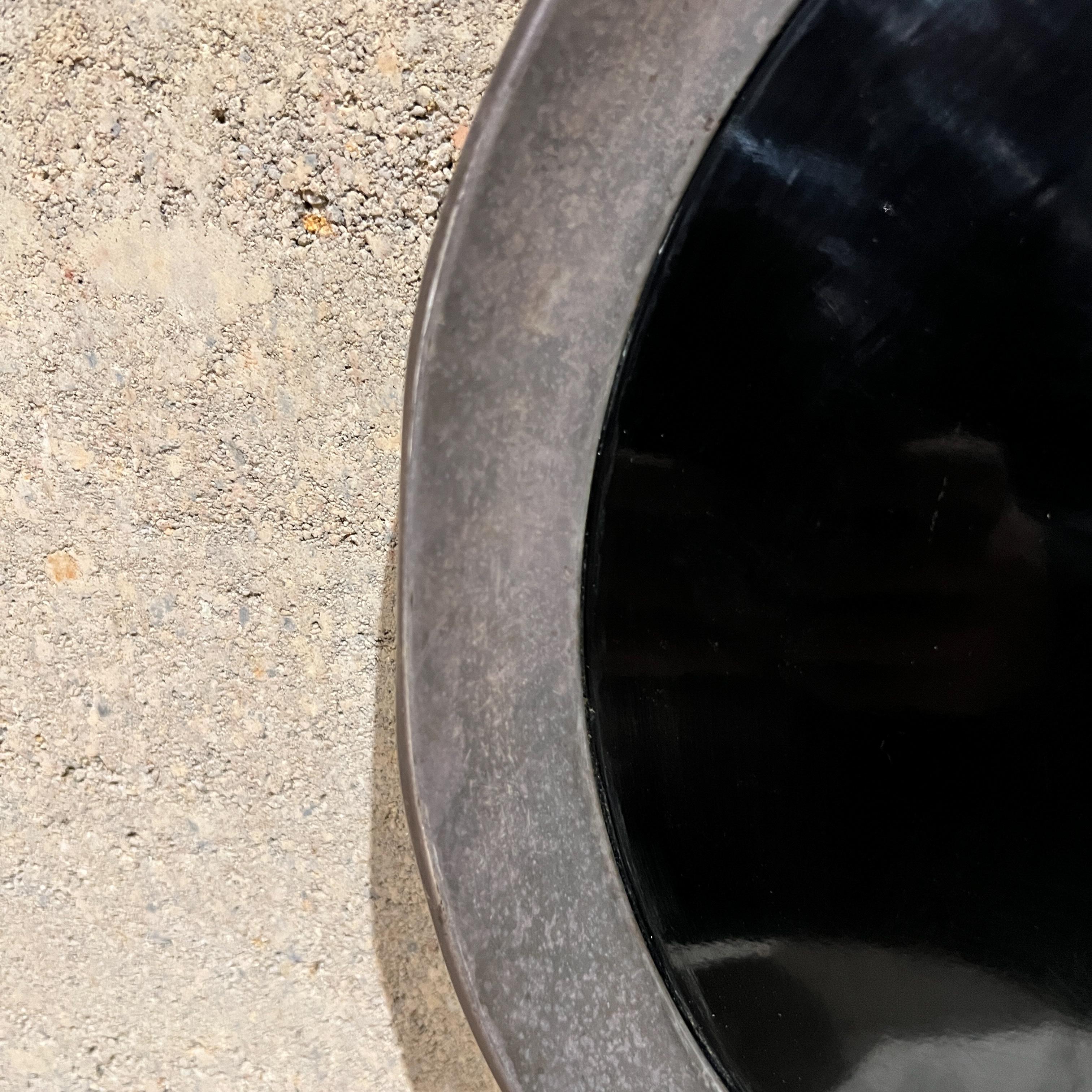 1960s Gorham Round Service Tray Silverplate Black Formica For Sale 2