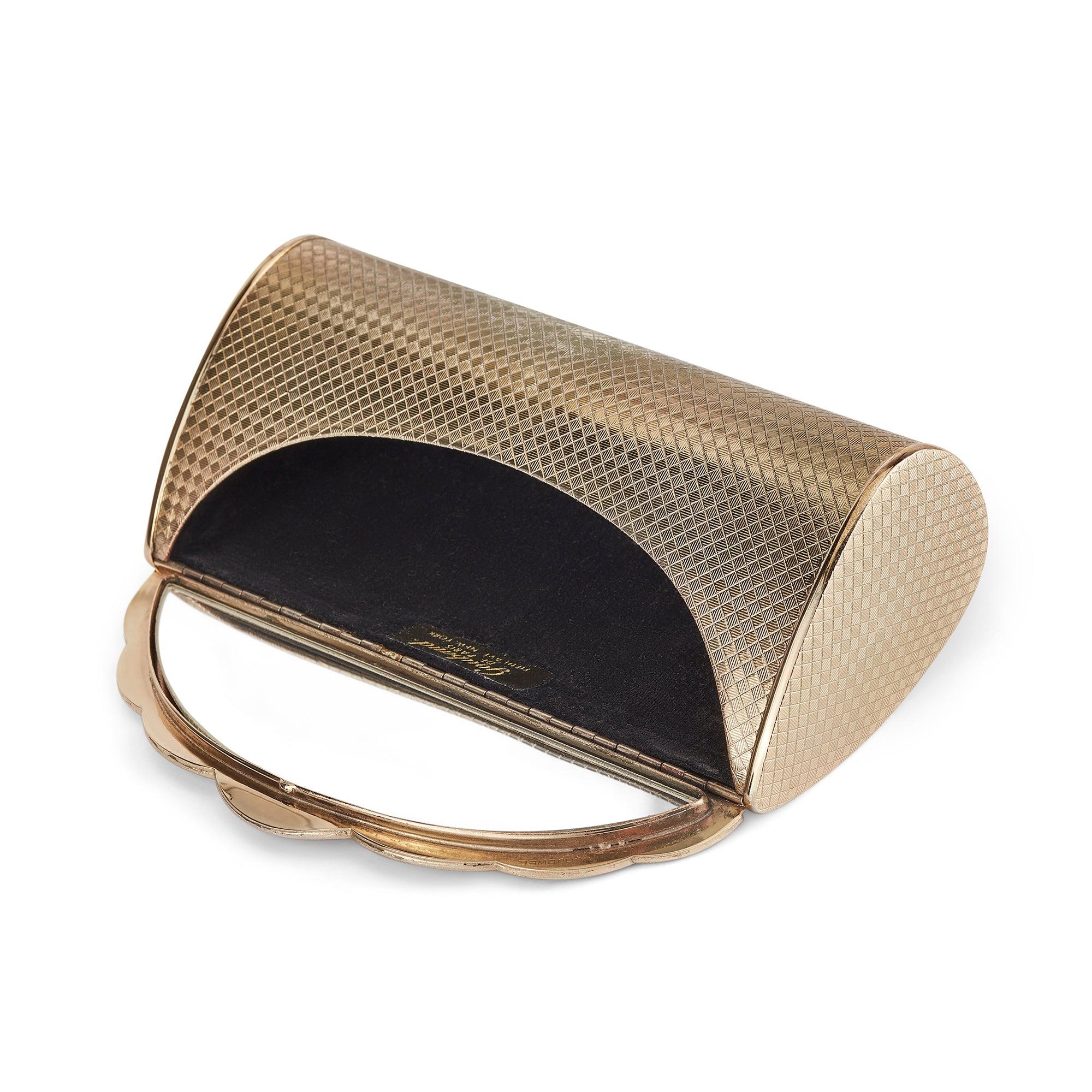 Oro Pochette Goubaud de Paris anni '60 in metallo dorato con patta a smerlo in vendita