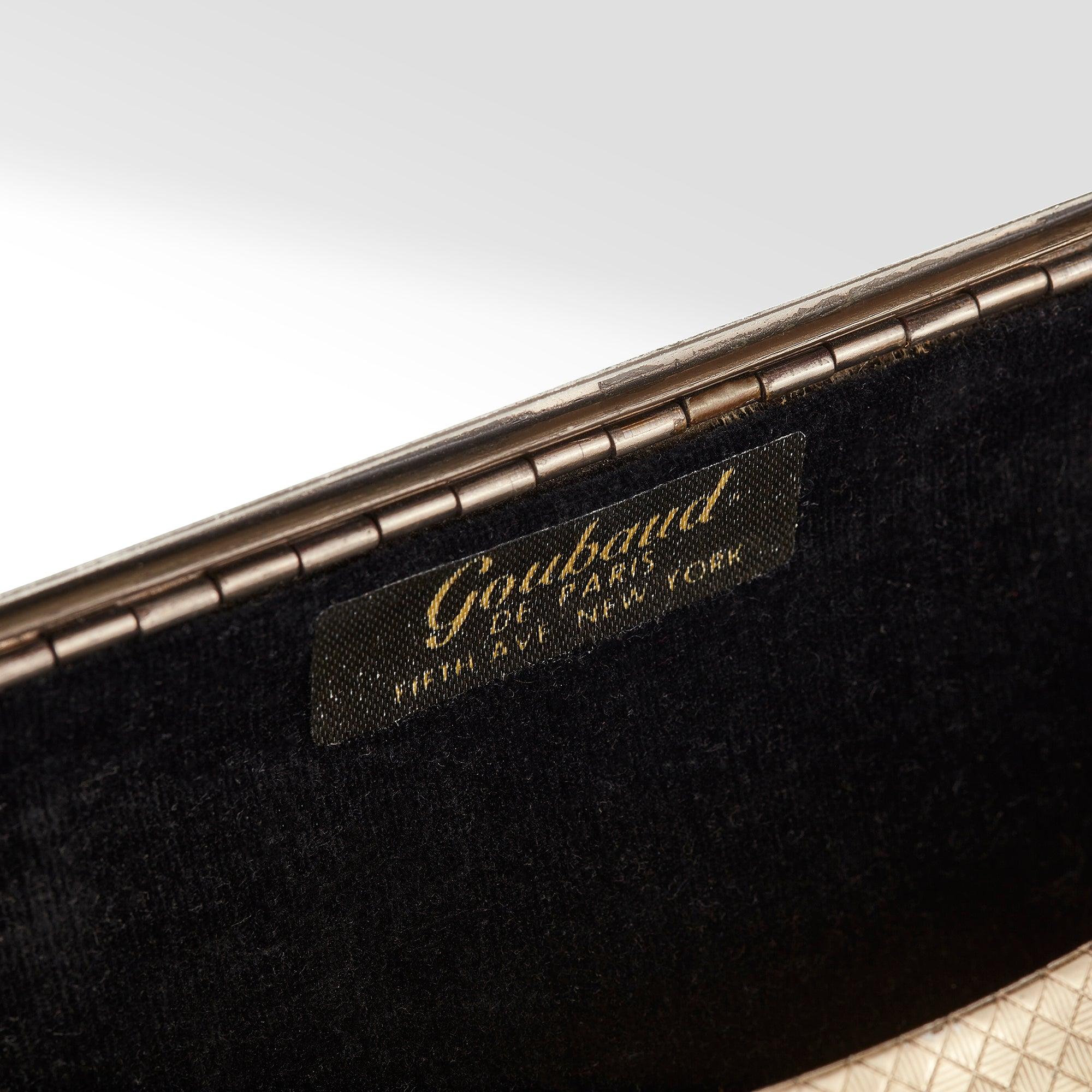 Pochette Goubaud de Paris anni '60 in metallo dorato con patta a smerlo In condizioni ottime in vendita a London, GB