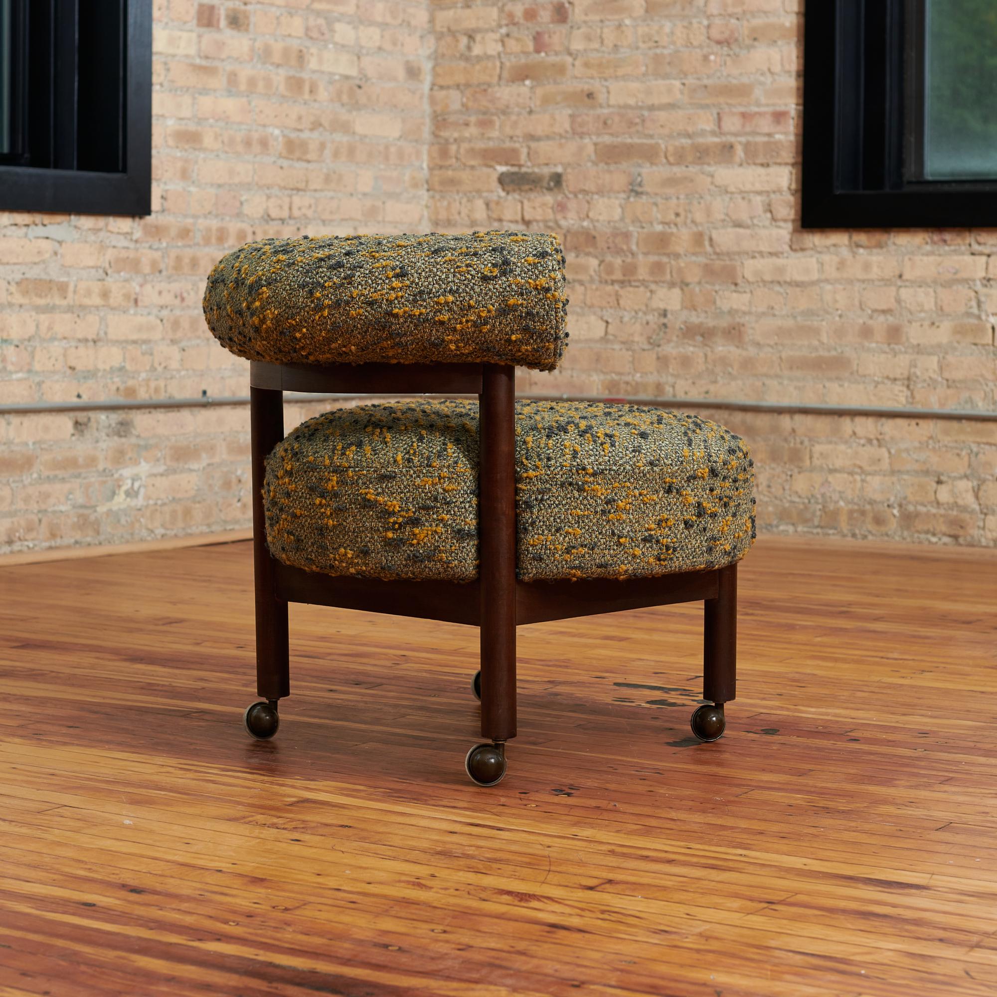 1960s Green Barrel Back Lounge Chair on Casters In Good Condition In Chicago, IL