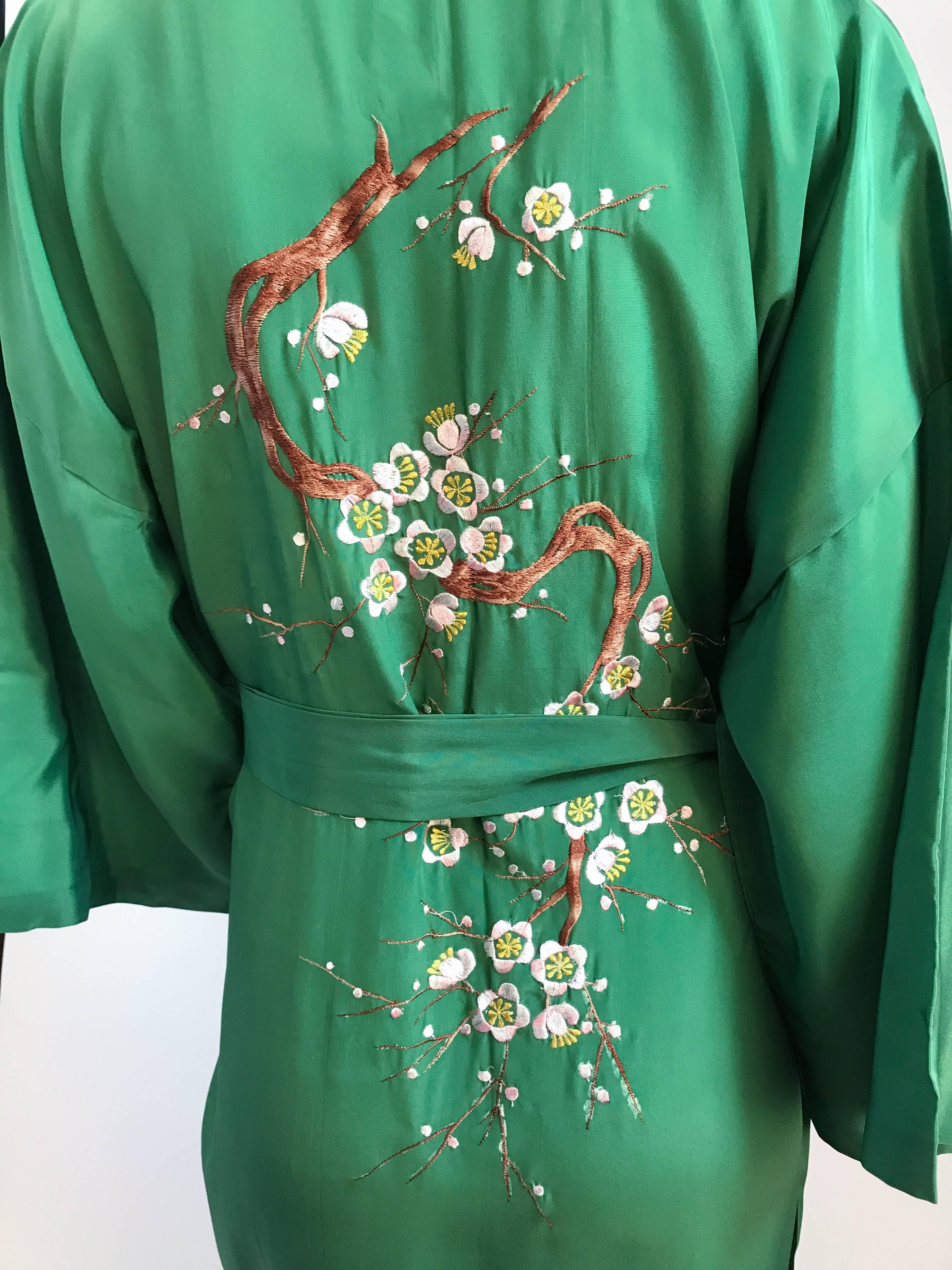 1960's Green Embroidered Kimono 2