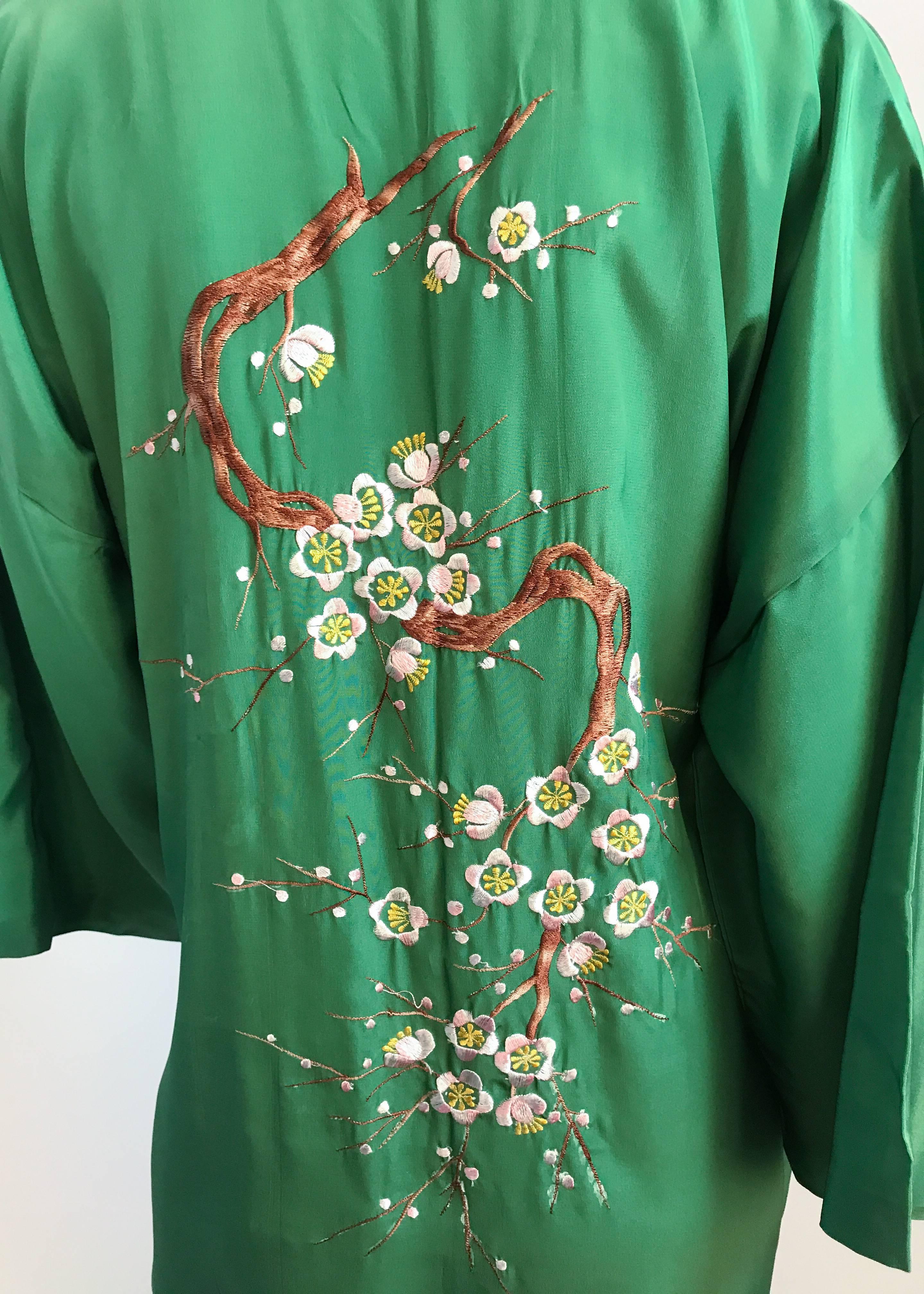 1960's Green Embroidered Kimono 3
