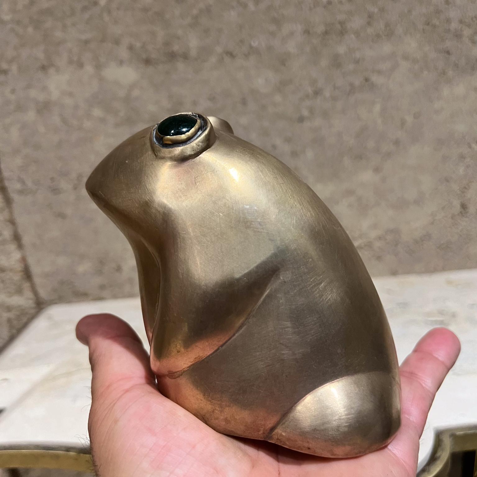 1960s Green Eyed Golden Brass Frog Sculpture Desk Paperweight 6