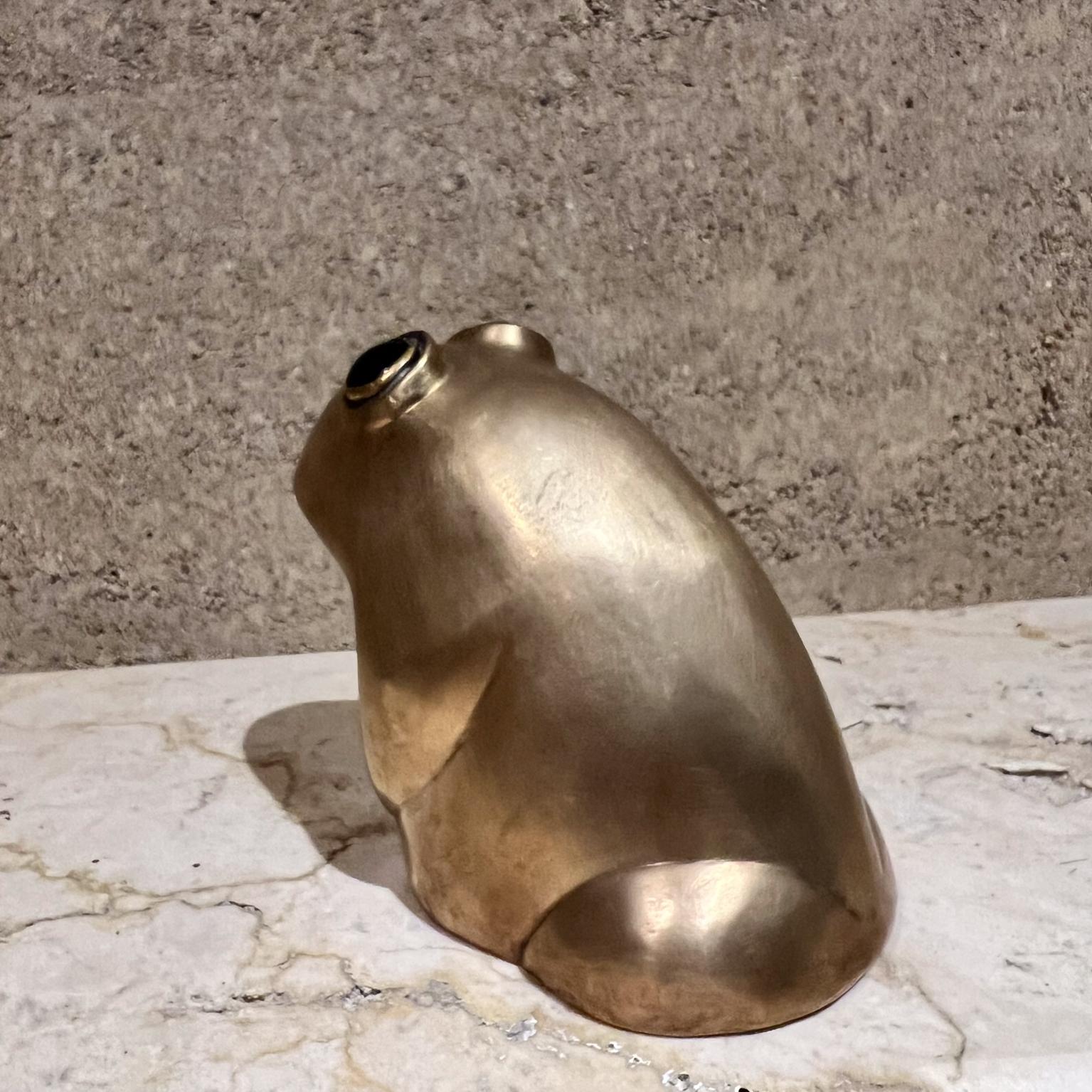 1960s Green Eyed Golden Brass Frog Sculpture Desk Paperweight 2