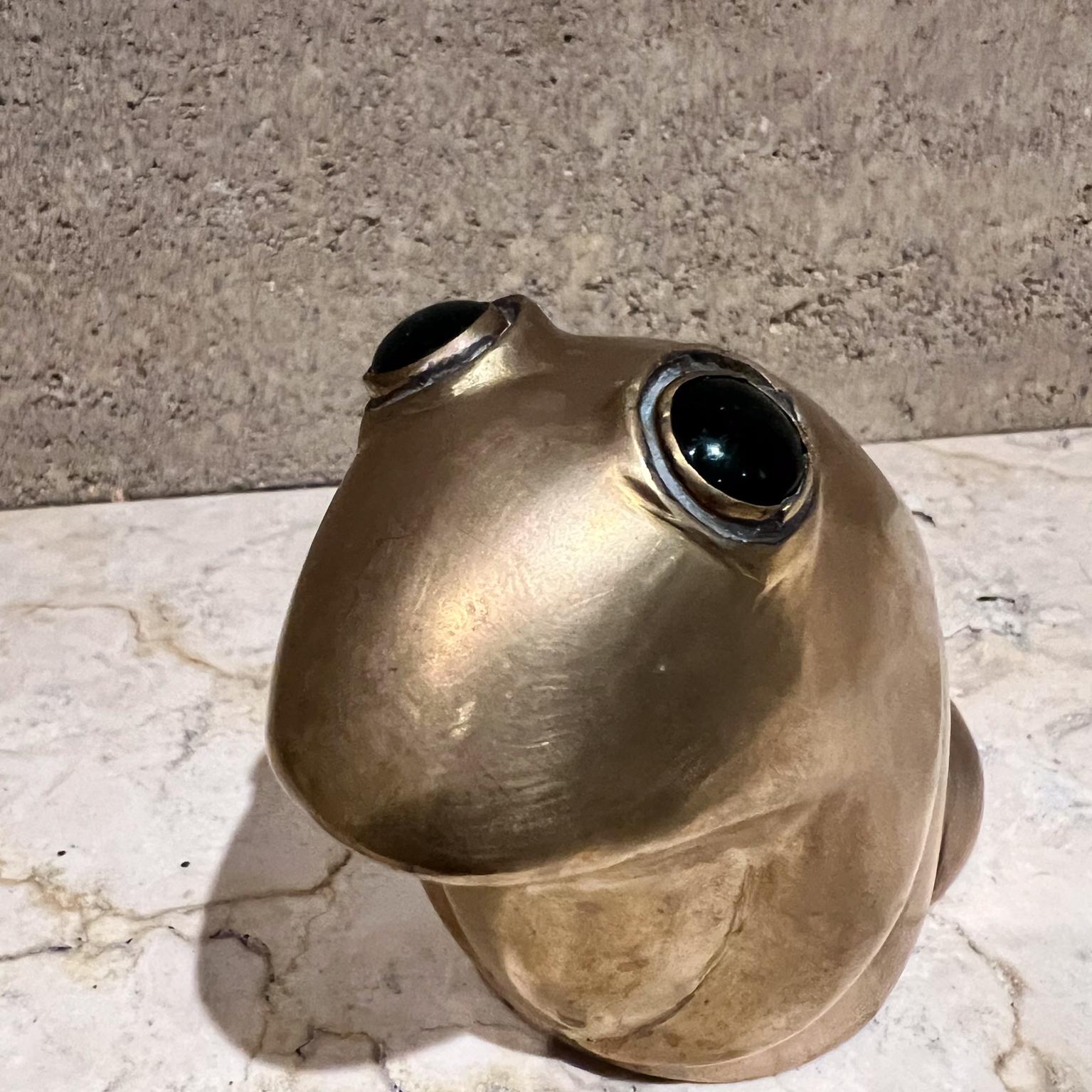 1960s Green Eyed Golden Brass Frog Sculpture Desk Paperweight 3