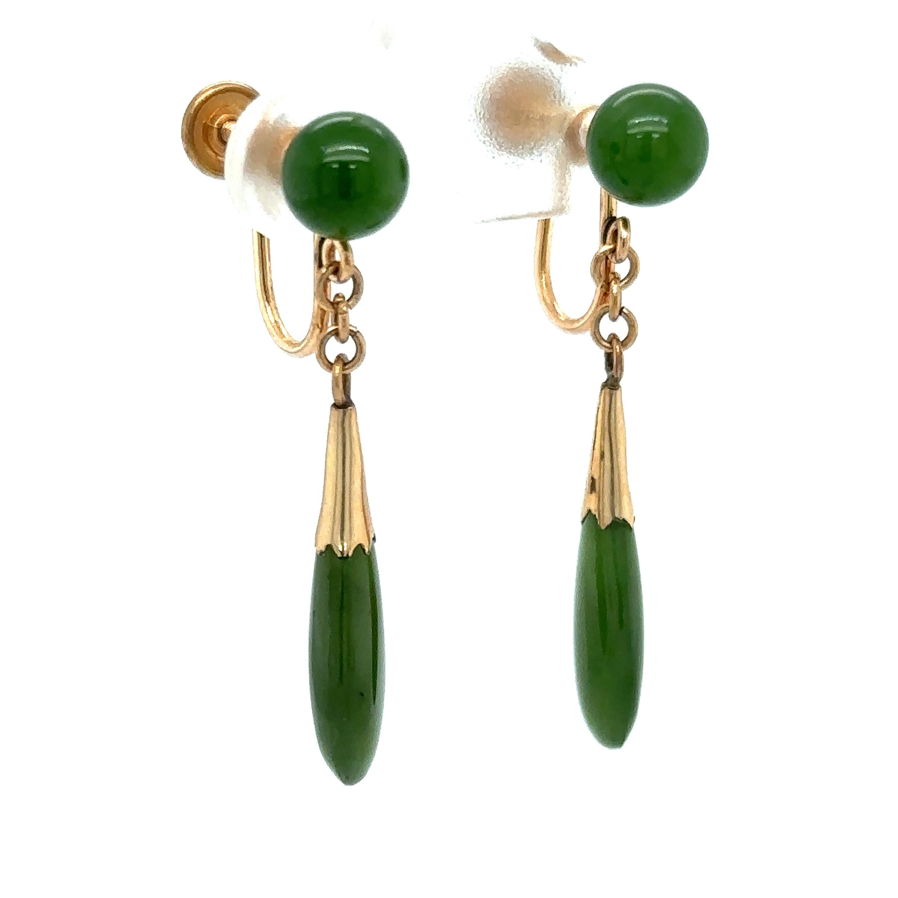 Round Cut 1960s Green Jade Dangle Screw Back Earrings in 14 Karat Gold For Sale
