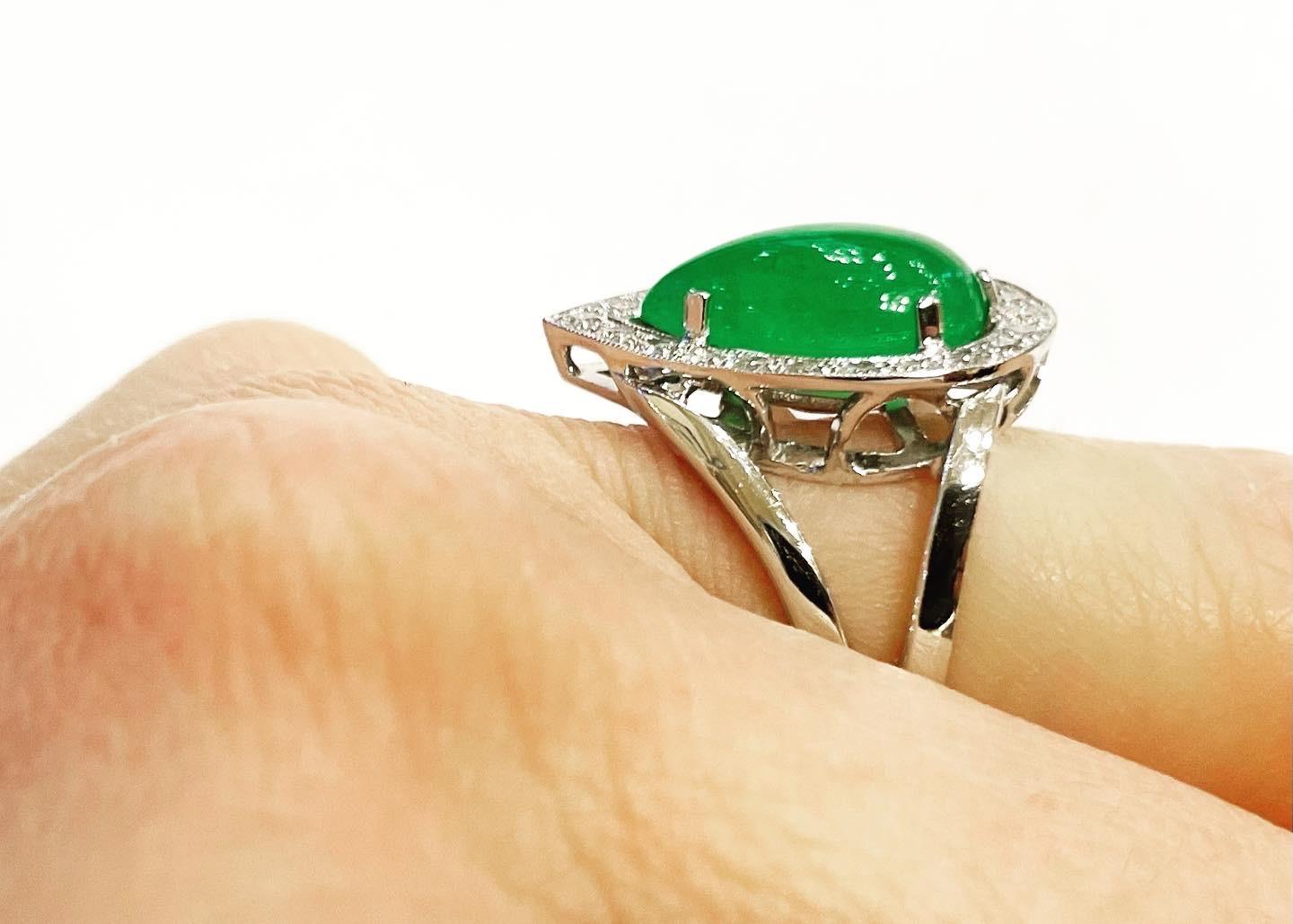 Brilliant Cut 1960s, Green Jadeite Jade Diamonds Halo 18k White Gold Cluster Ring