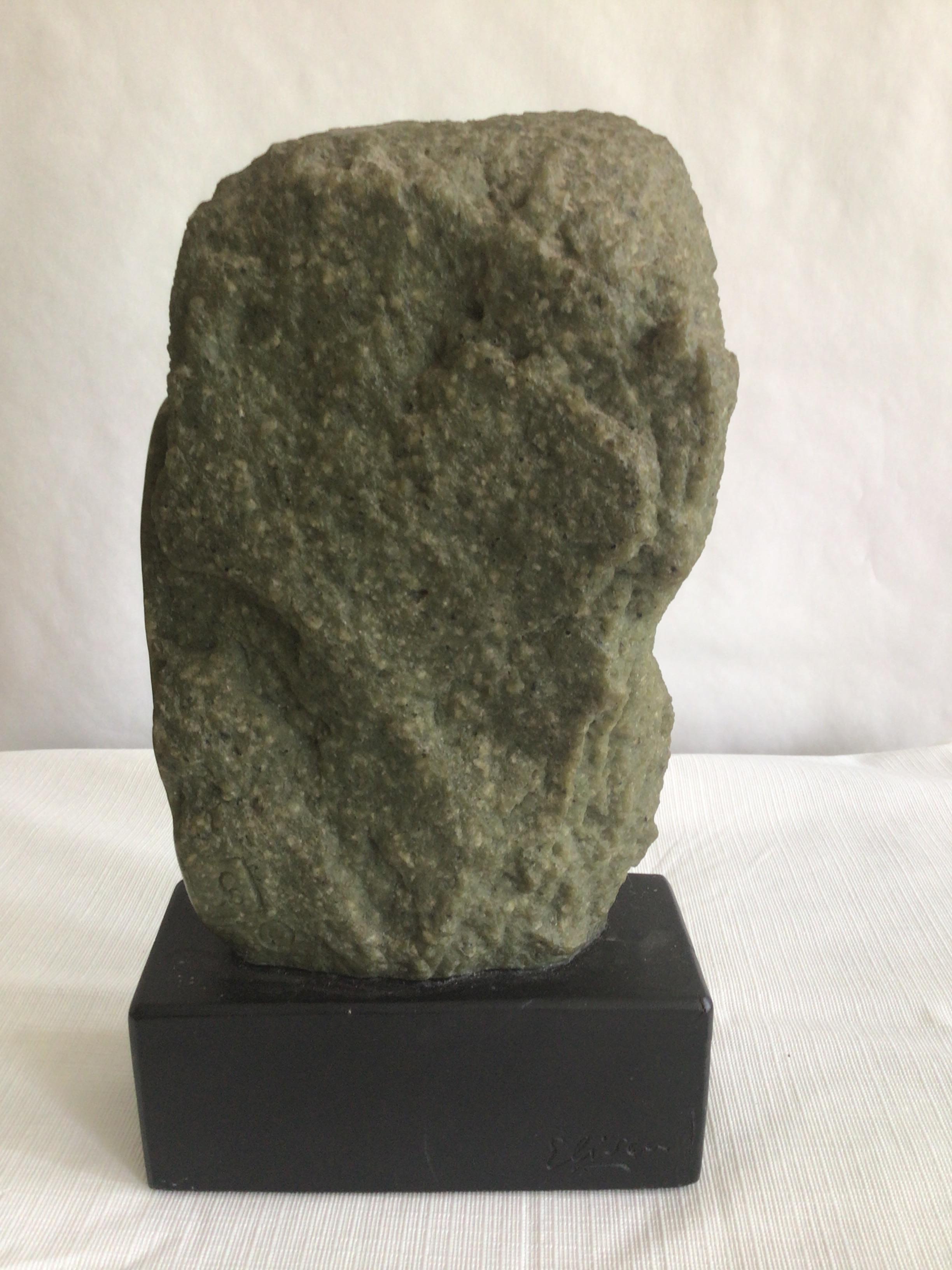 1960s Green Marble Owl Sculpture on Composition Base For Sale 2
