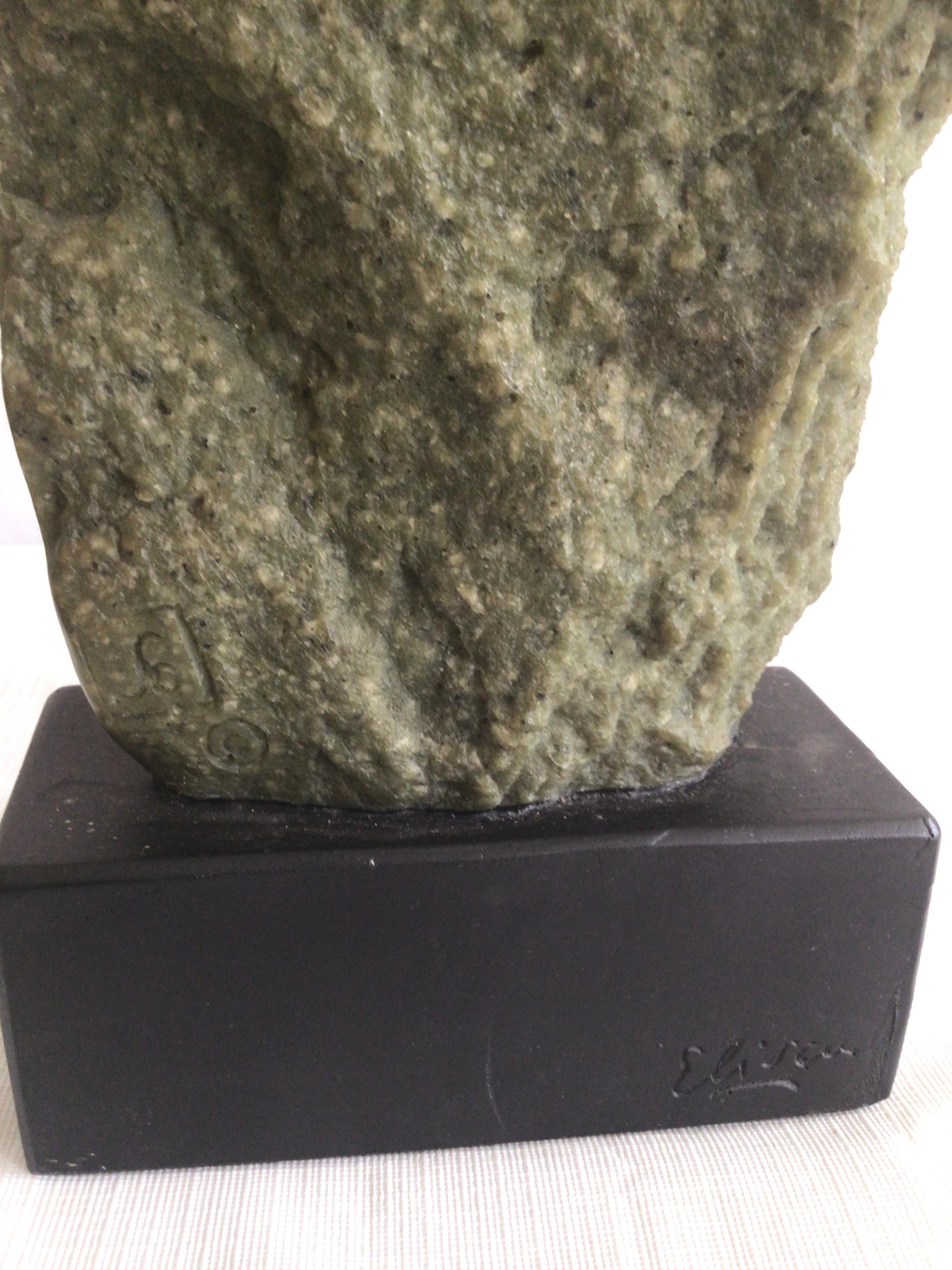 1960s Green Marble Owl Sculpture on Composition Base For Sale 3