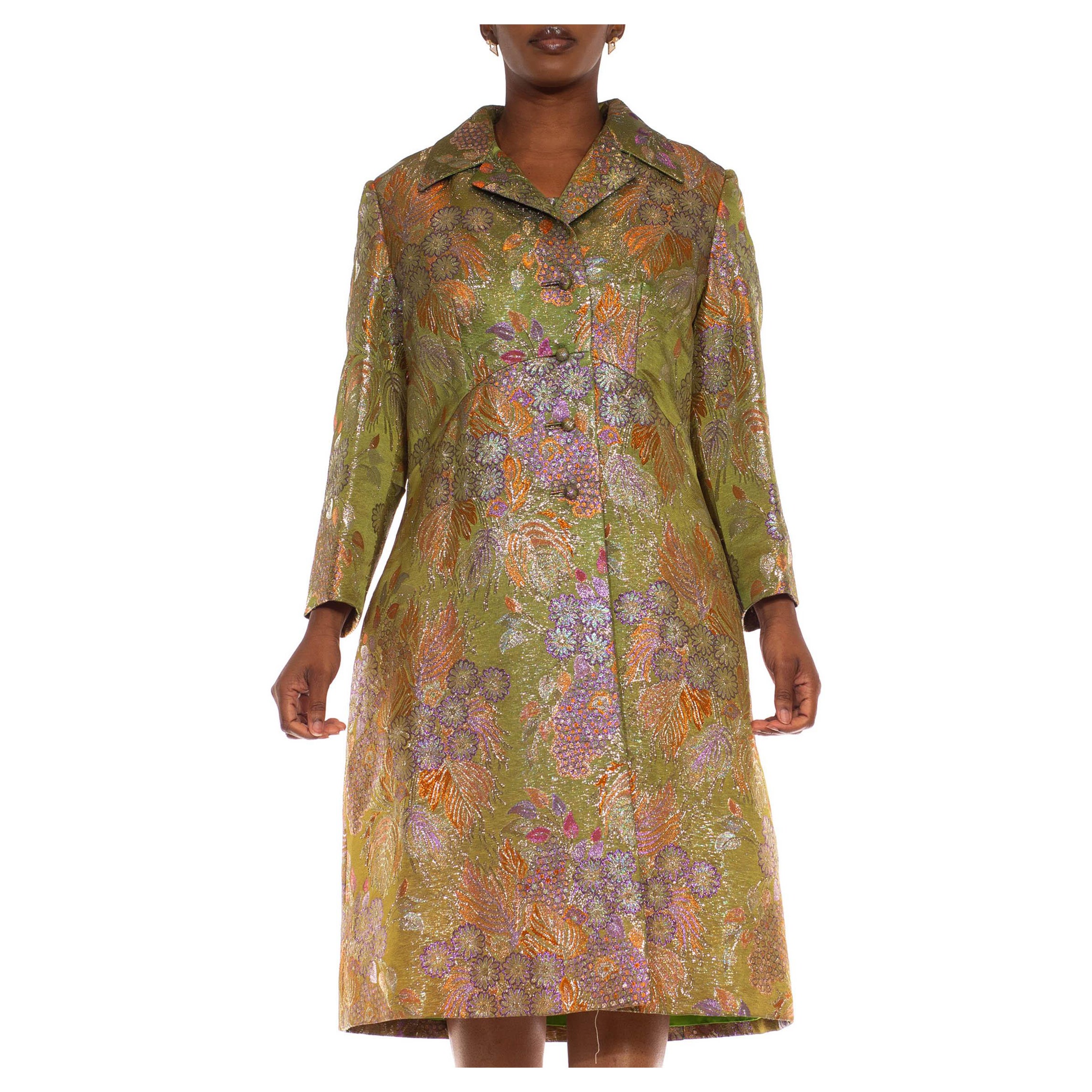 Ensemble aus grünem, metallischem Seiden- und Lurex-Jaquard-Cocktailkleid und Mantel aus den 1960er Jahren