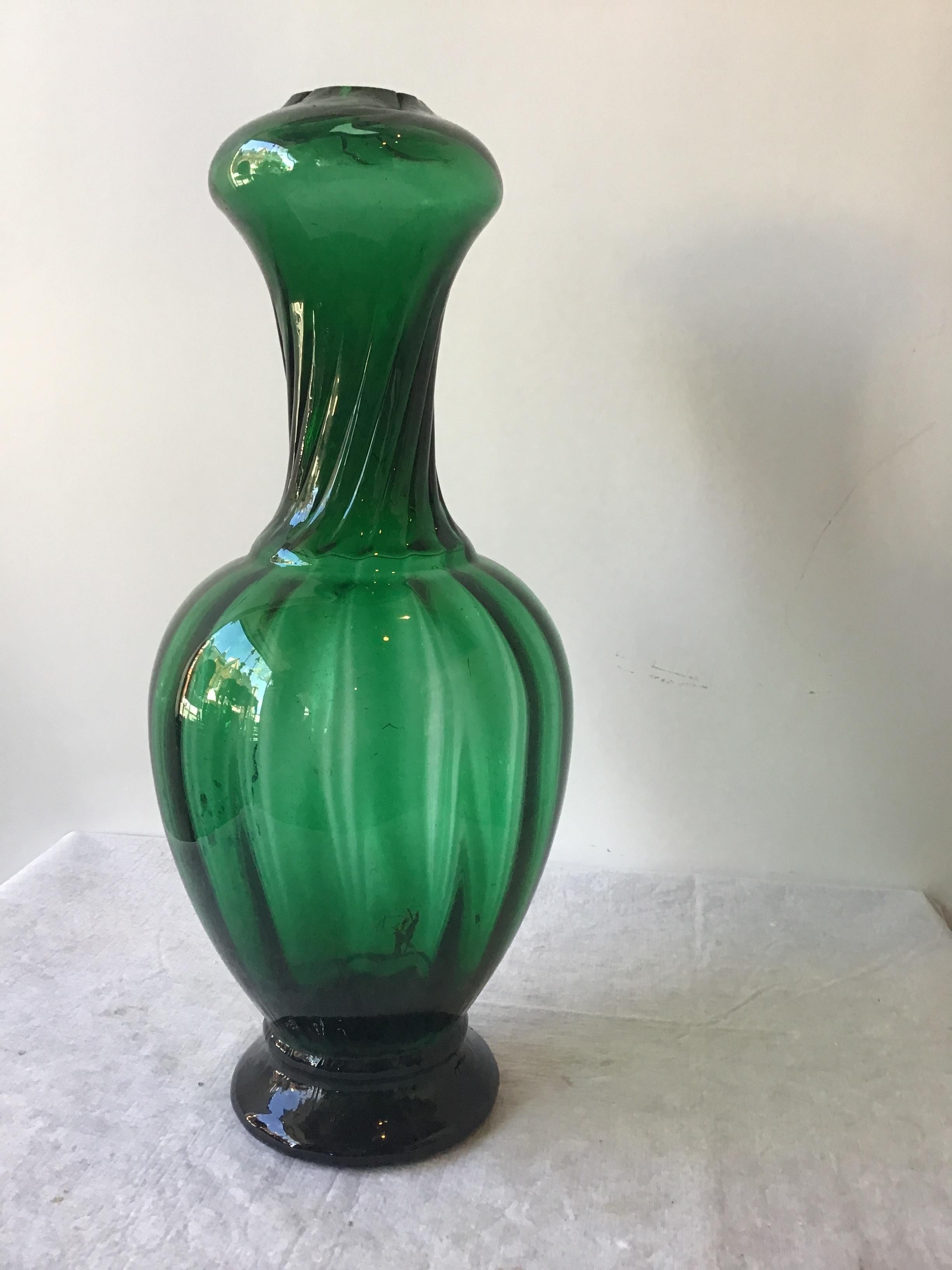1960s green Murano lamp Body by Balboa.
Lamp body needs all parts in order to be functioning light.