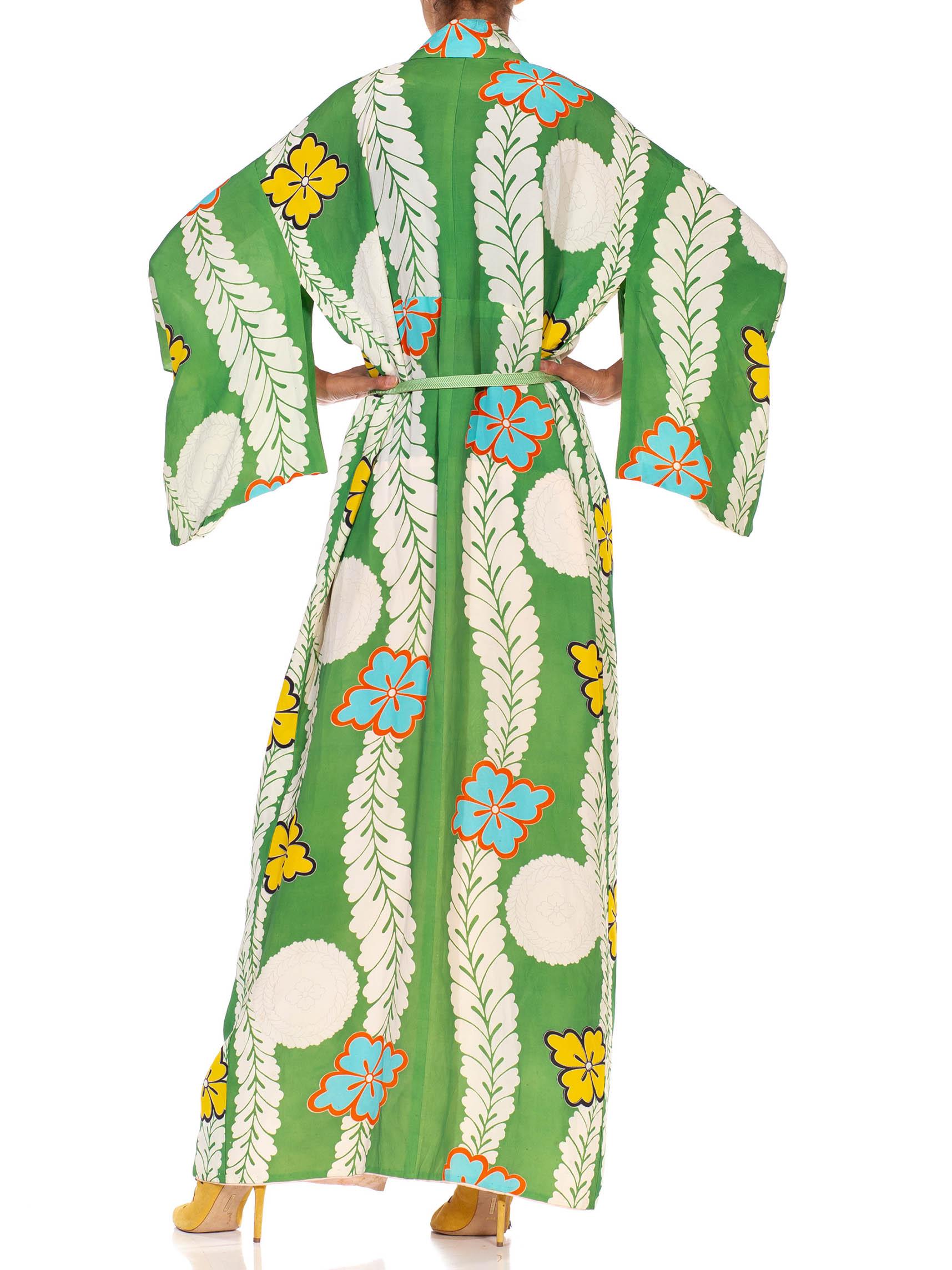 1960S Green Silk Flower And Leaf Medallion Hand Blocked  Kimono For Sale 5