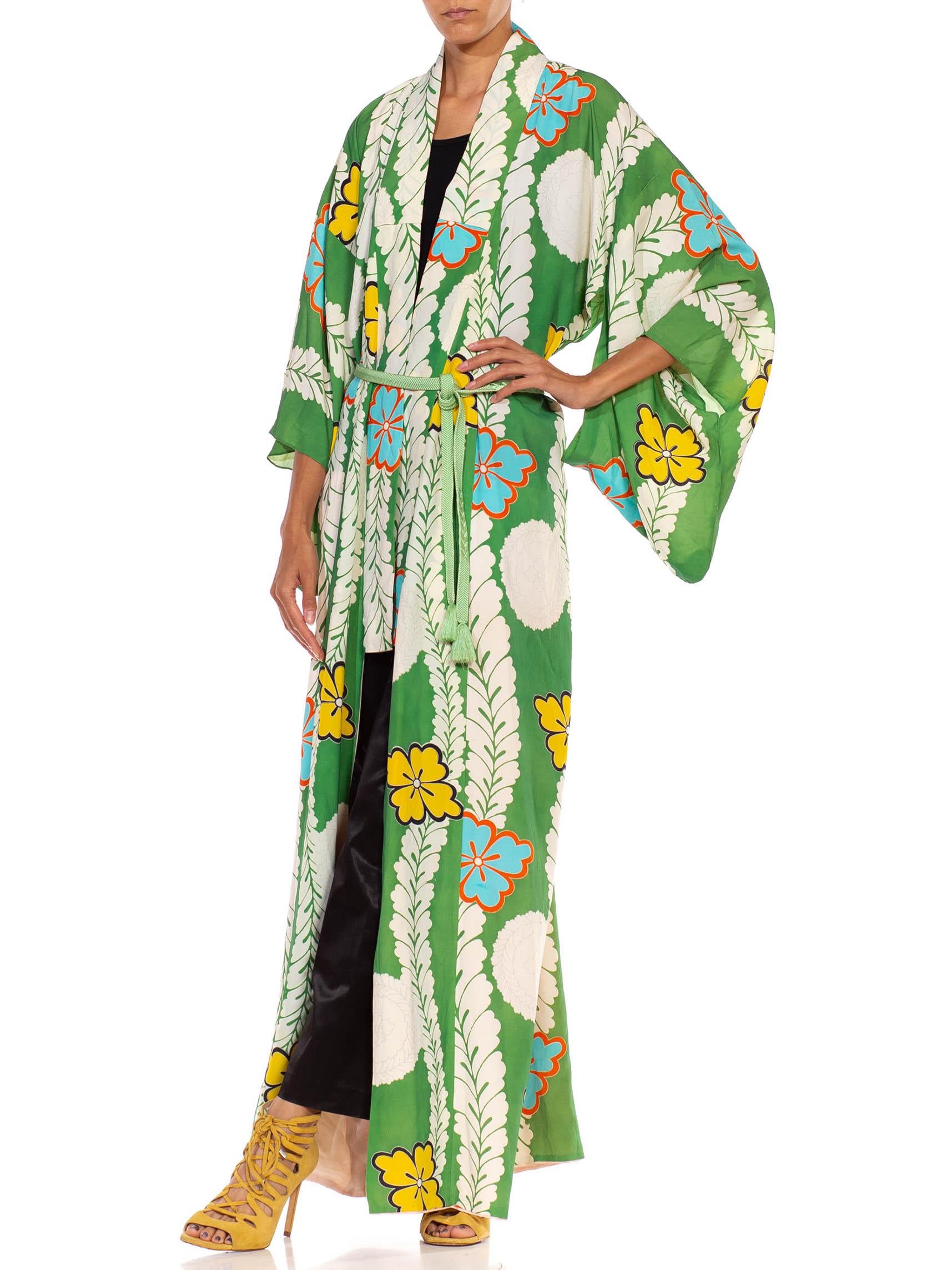 1960S Green Silk Flower And Leaf Medallion Hand Blocked  Kimono For Sale 2
