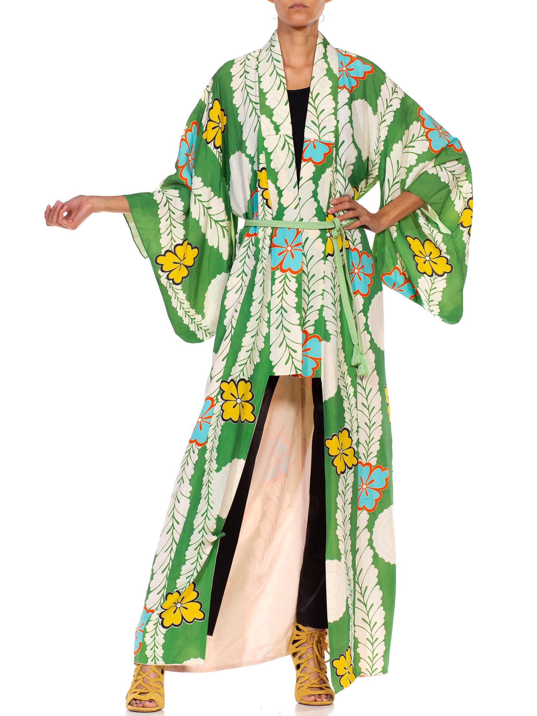 1960S Green Silk Flower And Leaf Medallion Hand Blocked  Kimono For Sale 3