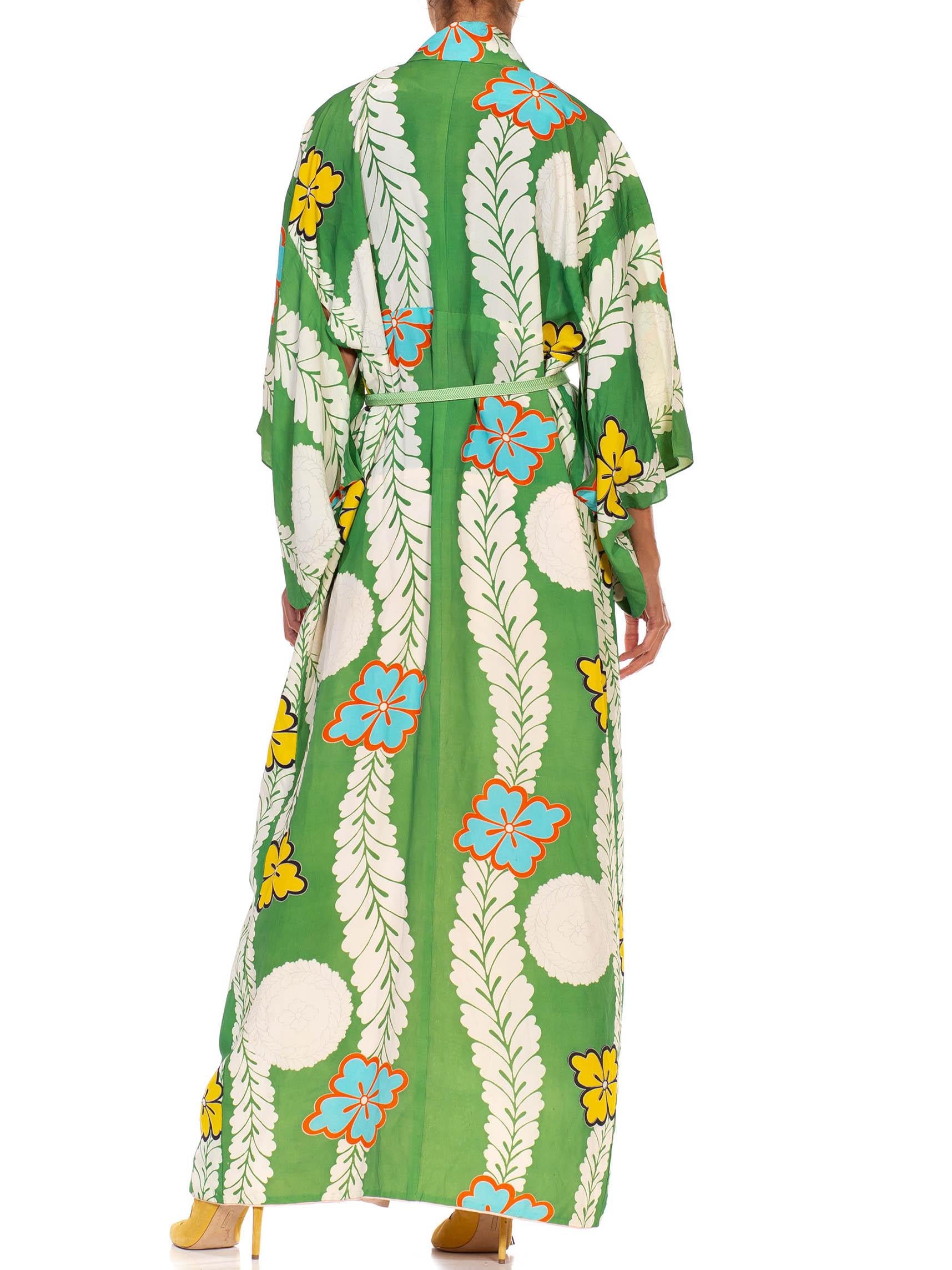 1960S Green Silk Flower And Leaf Medallion Hand Blocked  Kimono For Sale 4