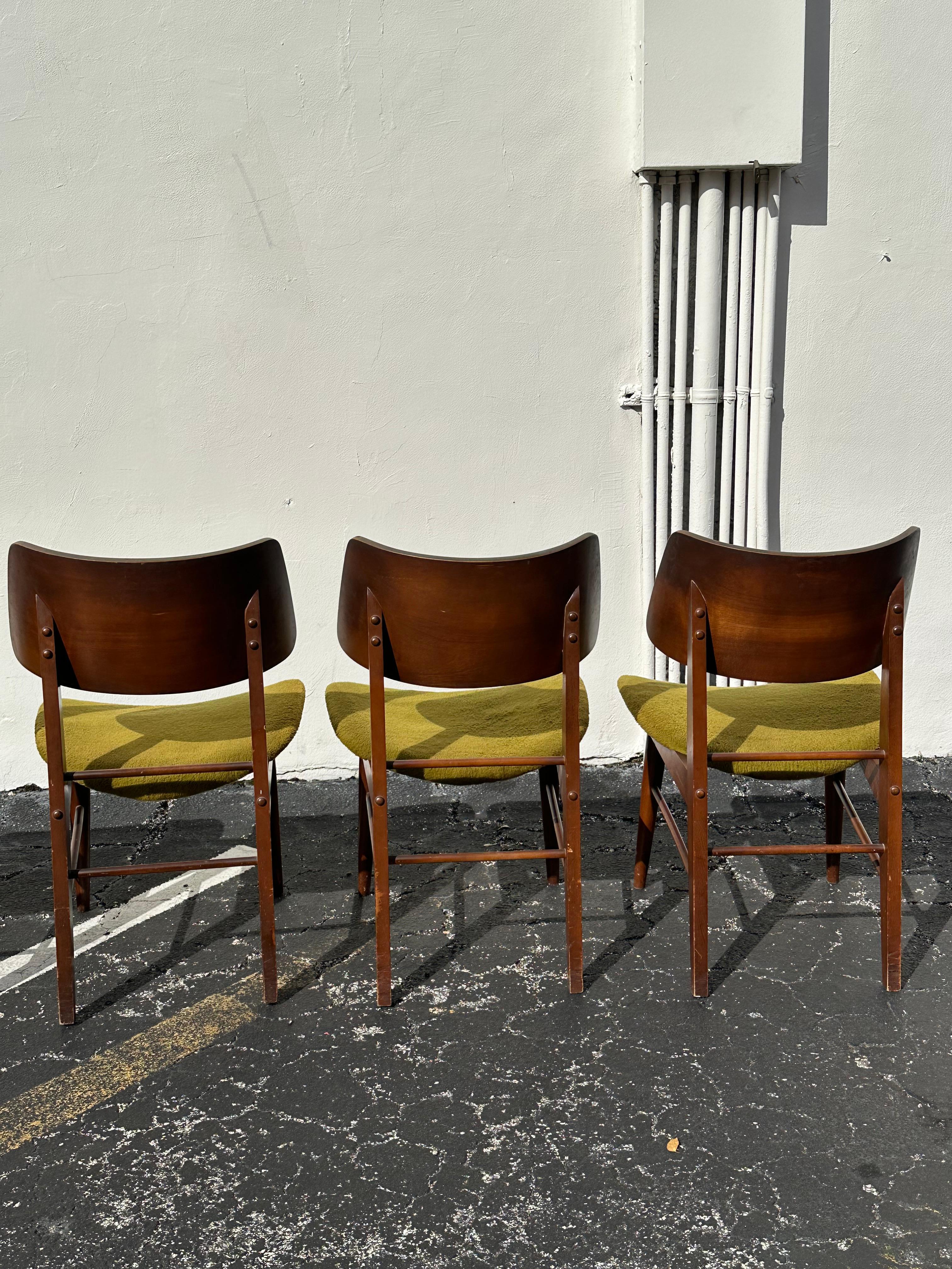 Sedie da pranzo MCM anni '60 con schienale curvo in legno verde Thonet, set di 6 in vendita 7