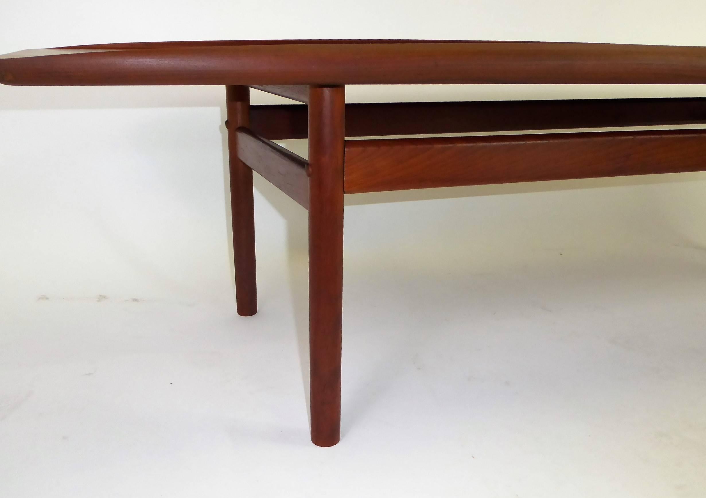 1960s Grete Jalk Surfboard Coffee Table for Poul Jeppesen 1