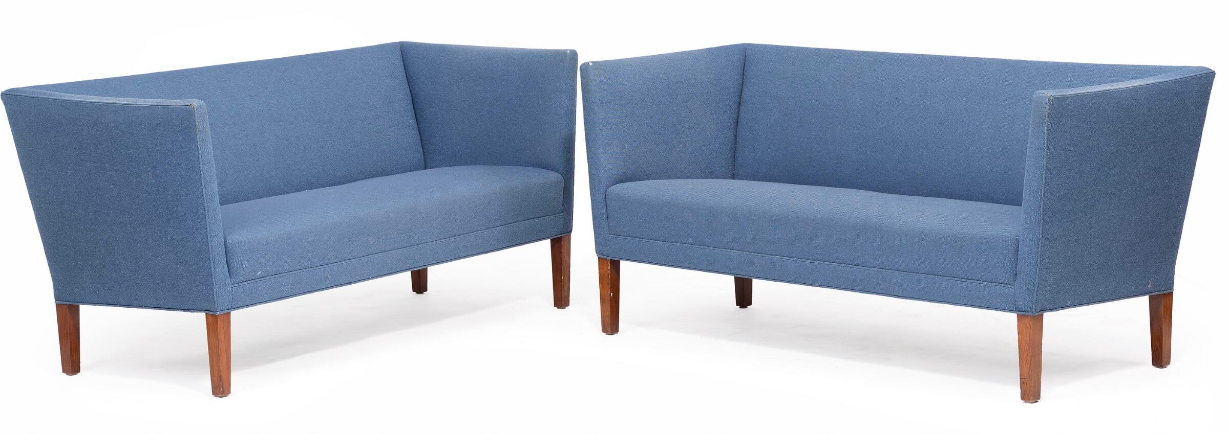 Sofás Grete Jalke de los años 60 con patas de roble y tapicería de lana azul en Bastante bueno estado para la venta en London, GB