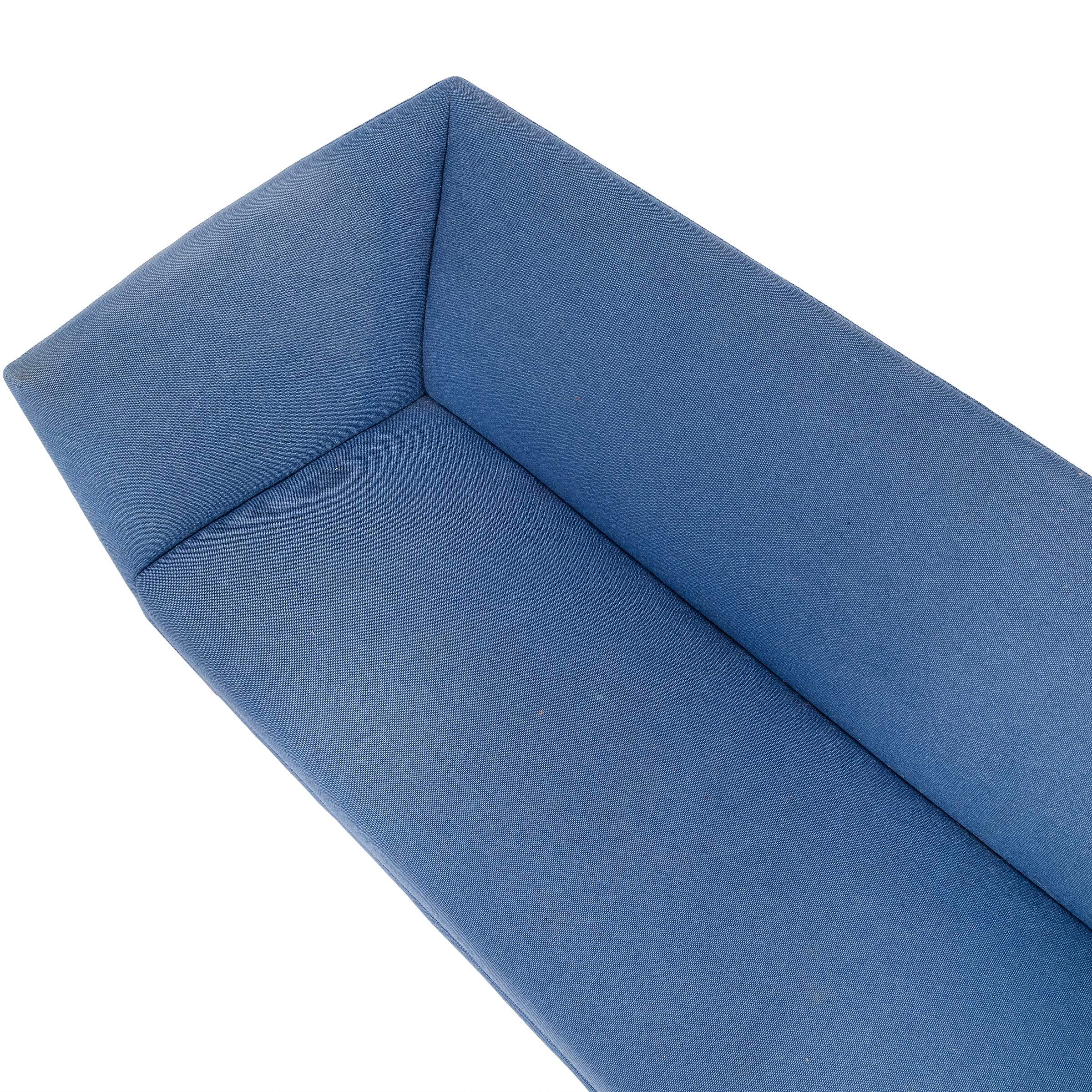 Sofás Grete Jalke de los años 60 con patas de roble y tapicería de lana azul mediados del siglo XX en venta
