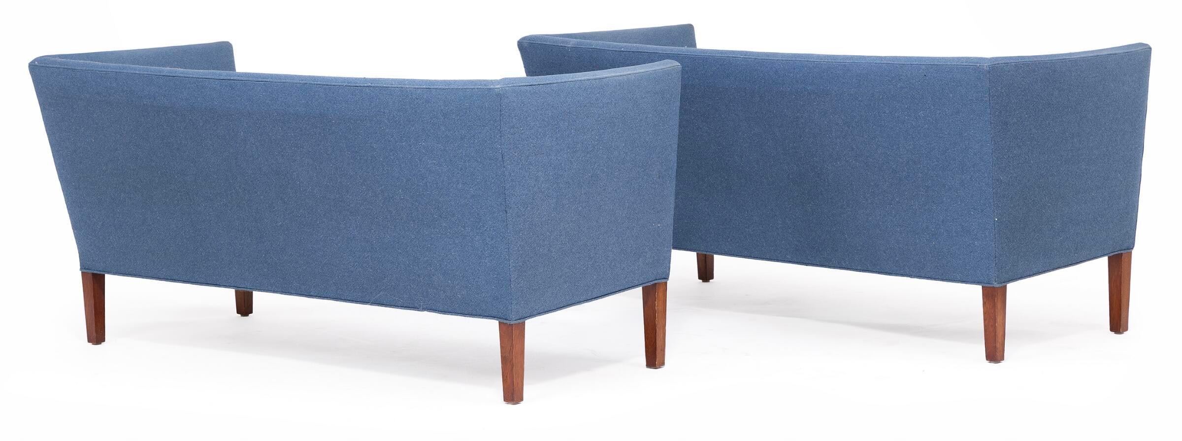Sofás Grete Jalke de los años 60 con patas de roble y tapicería de lana azul en venta 1
