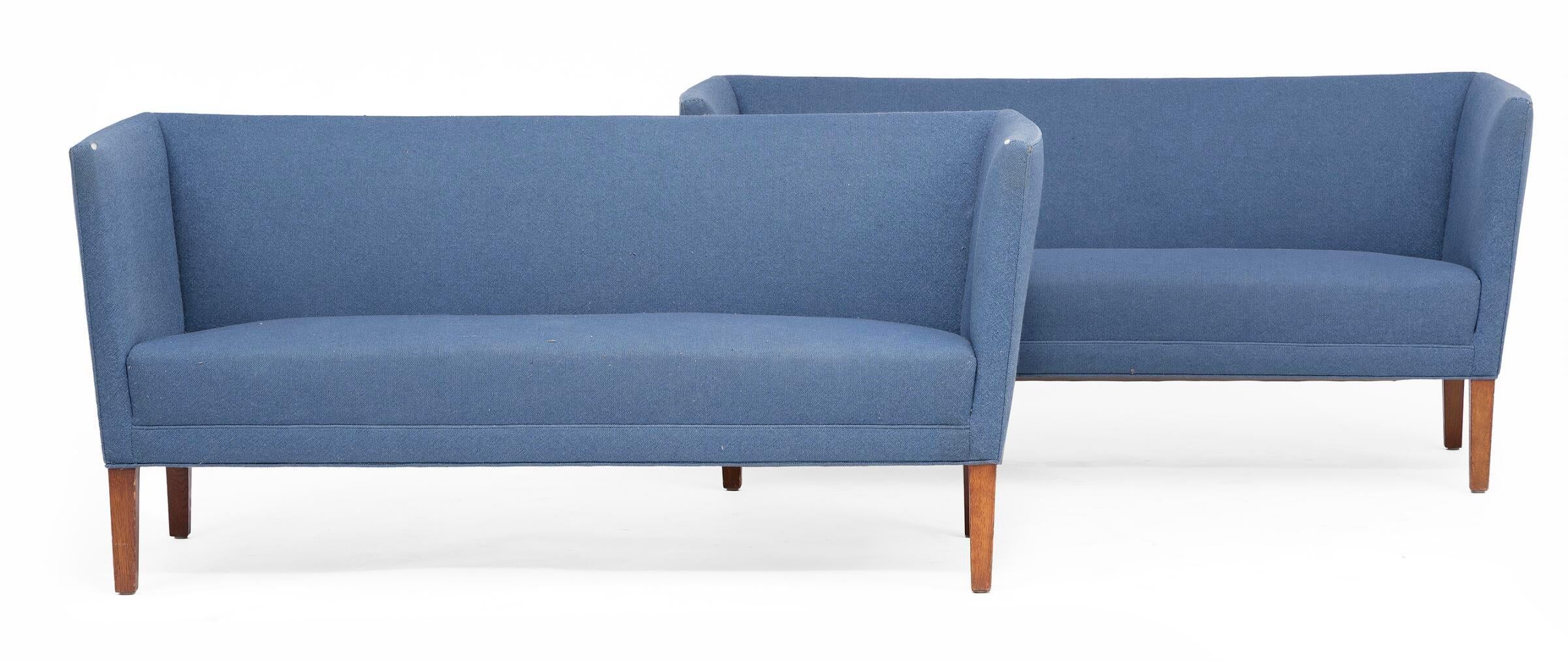 Sofás Grete Jalke de los años 60 con patas de roble y tapicería de lana azul en venta 2
