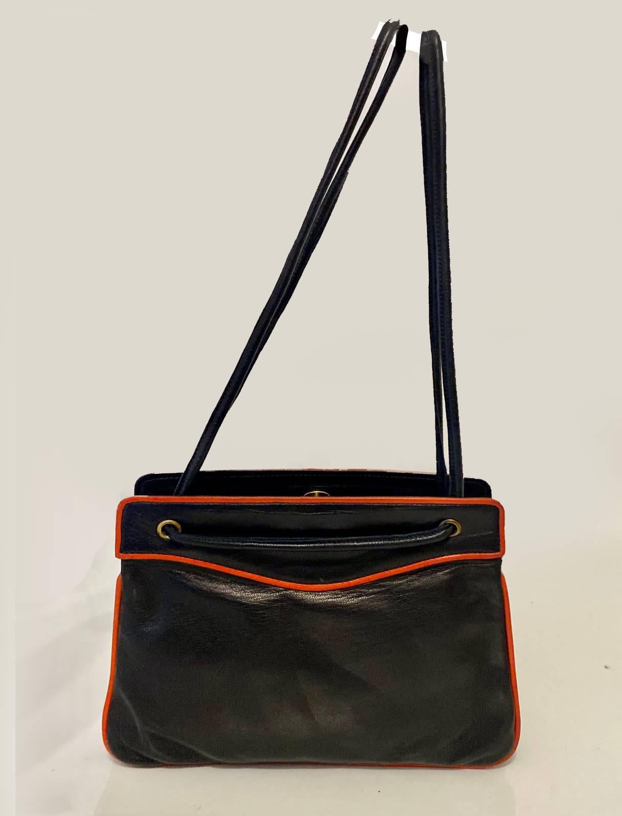 1960s Gucci Black Leather Double Strap Shoulder Bag  9