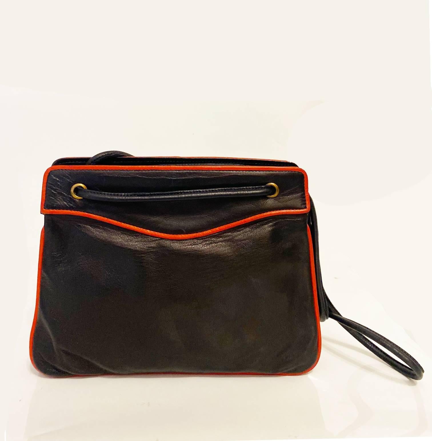 1960s Gucci Black Leather Double Strap Shoulder Bag  2