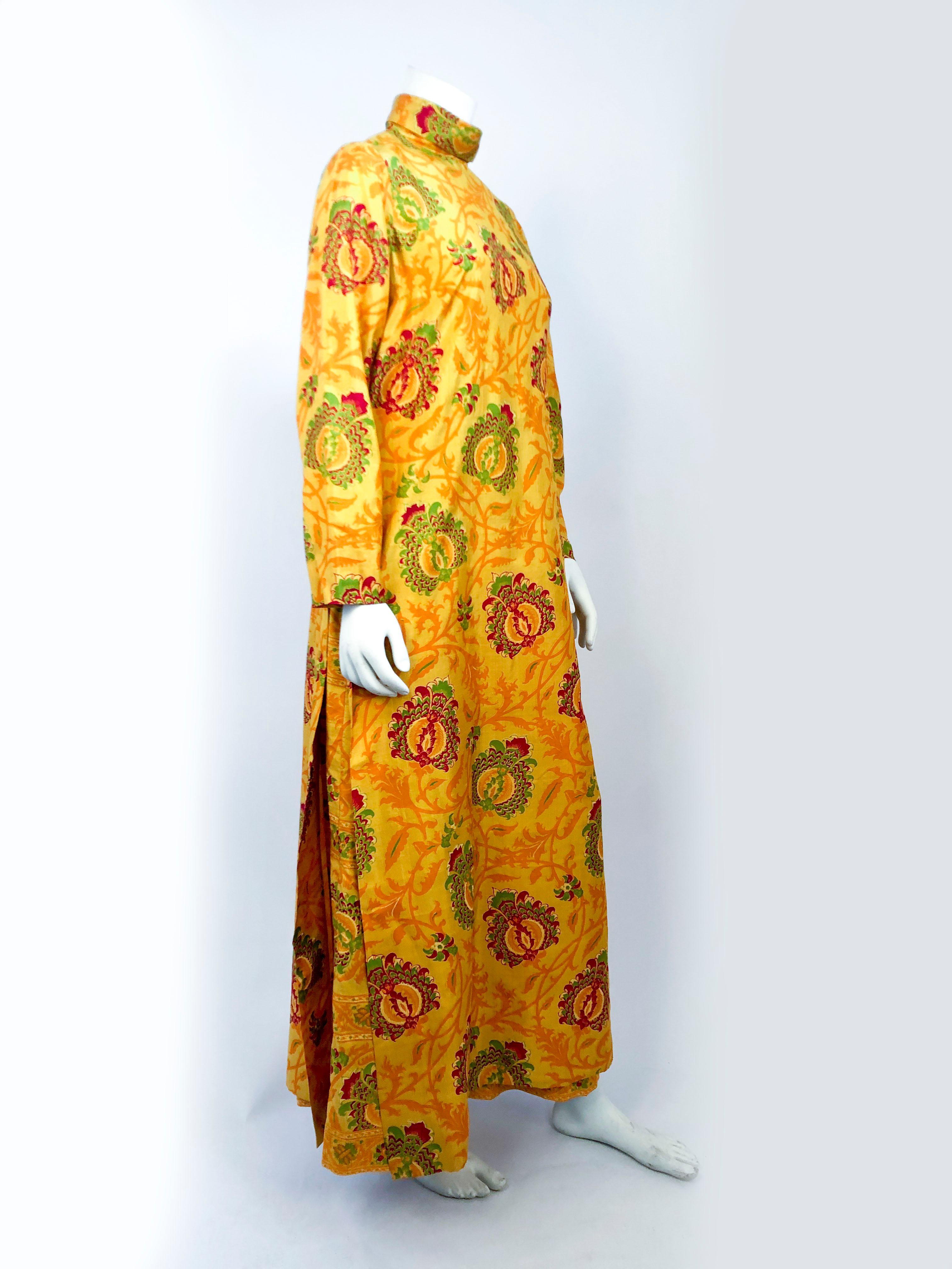 Thailändische bedruckte Seiden-Tunika von Gump aus den 1960er Jahren mit passenden Hosen Damen im Angebot