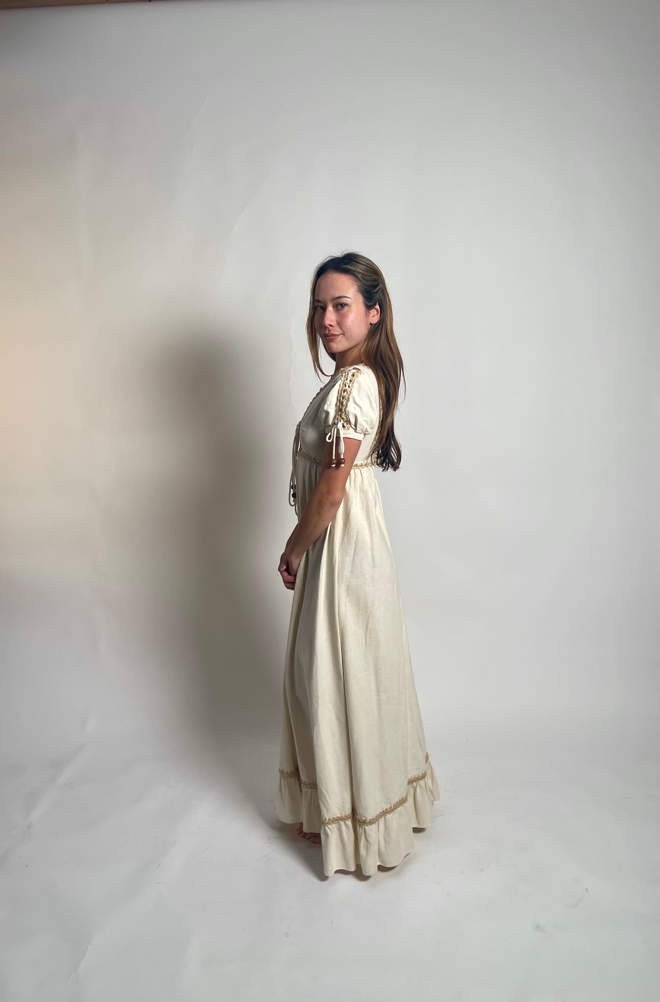 1960s Gunne Sax Cream Linen Mini Corset Dress with Wooden Beads For Sale 2