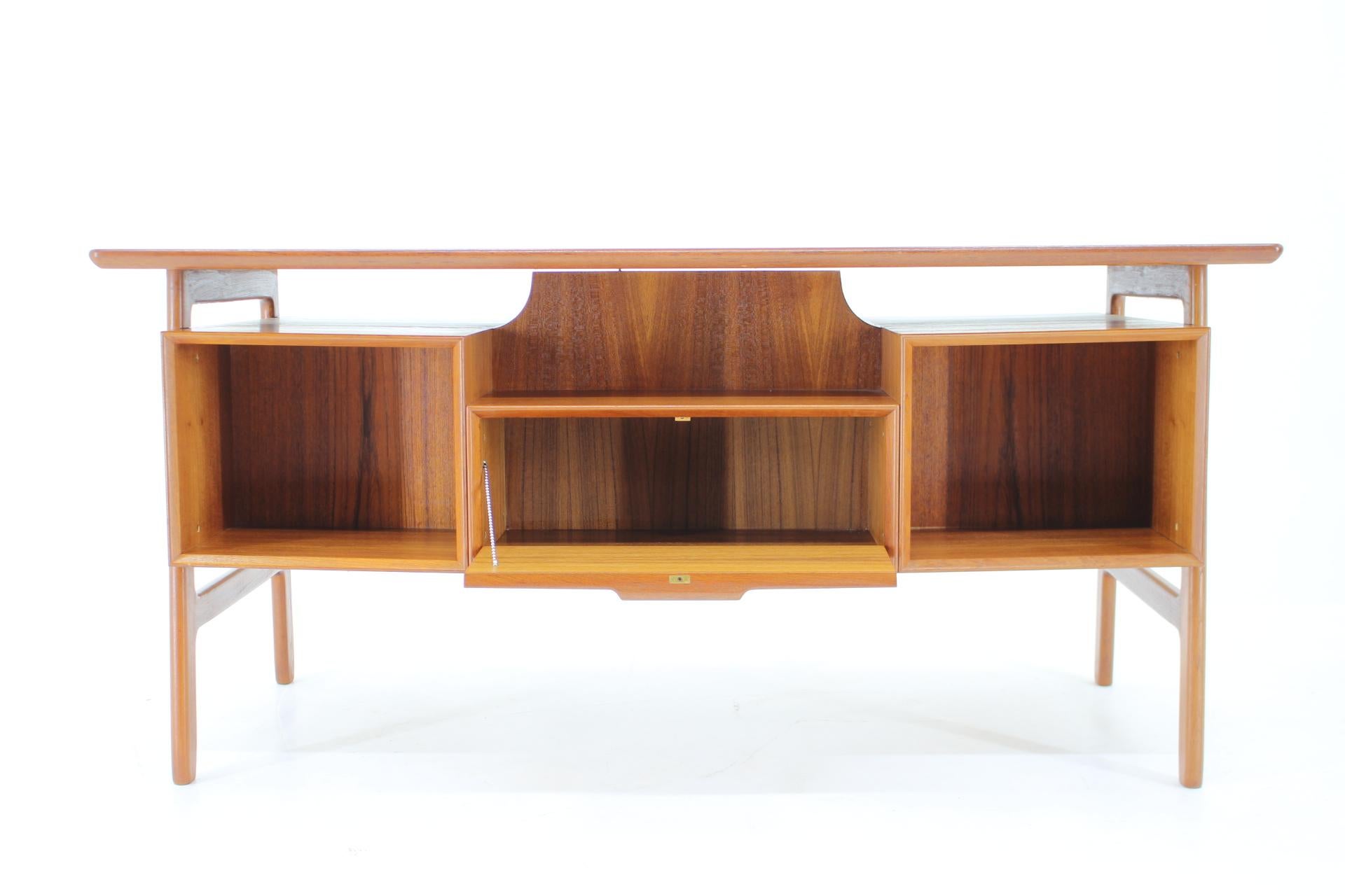 1960s Gunni Omann Model 75 Teak Desk for Omann Jun Møbelfabrik For Sale 2