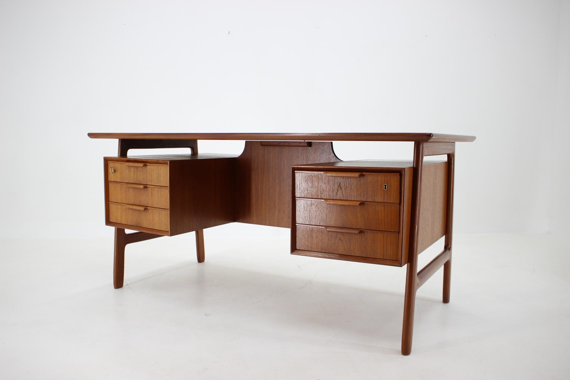 Mid-Century Modern 1960s Gunni Omann Model 75 Teak Desk for Omann Jun Møbelfabrik For Sale