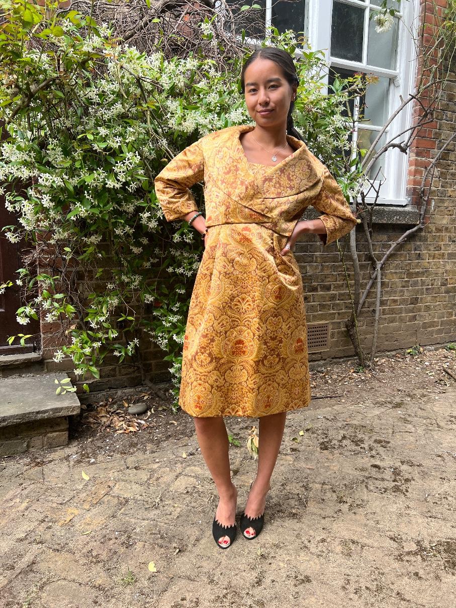 1960s Guy Laroche Haute Couture Silk Heraldic Print Dress Suit For Sale 4