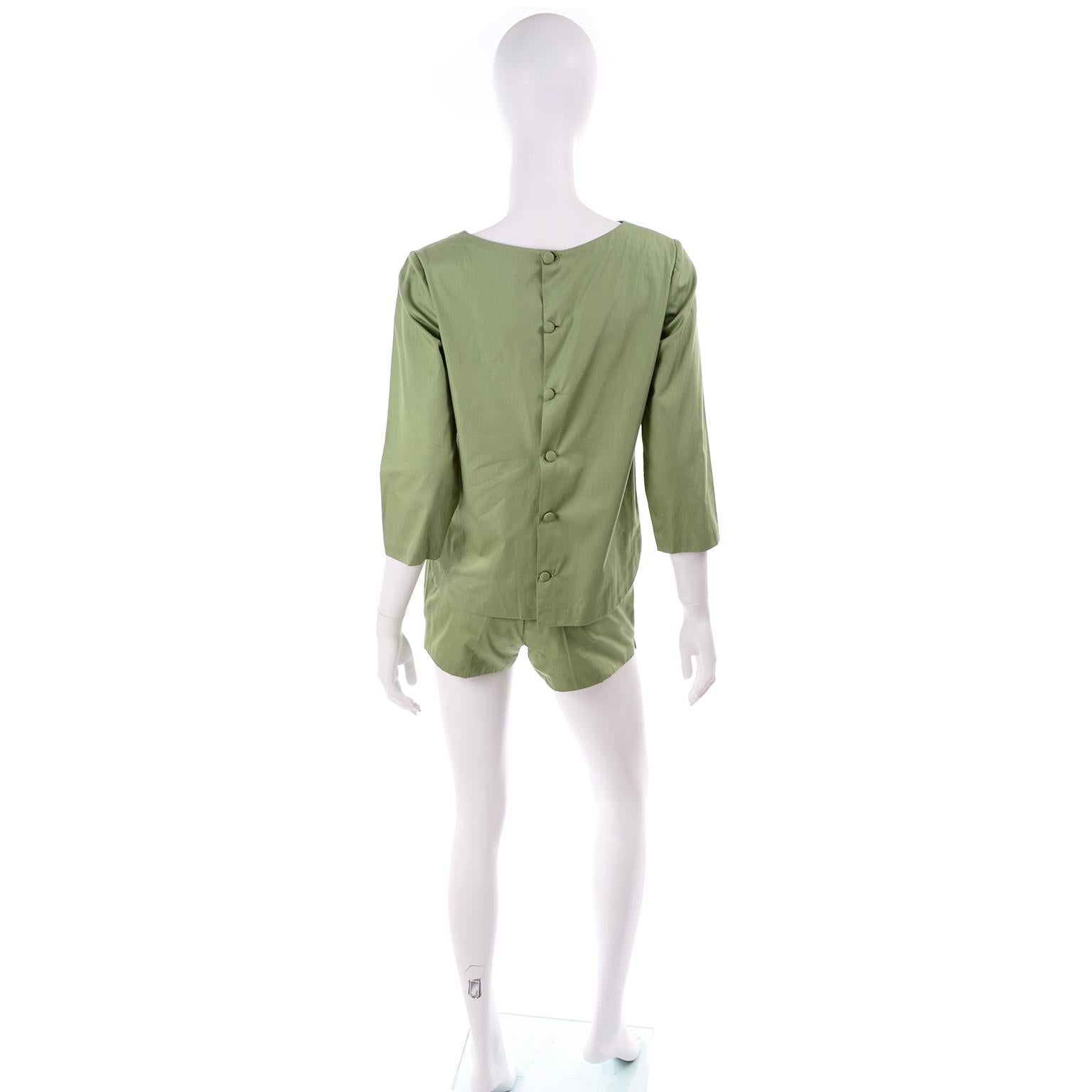 1960s H Cosentino Capri Italian Vintage Cotton Green Shorts & Top Set With Belt In Excellent Condition In Portland, OR
