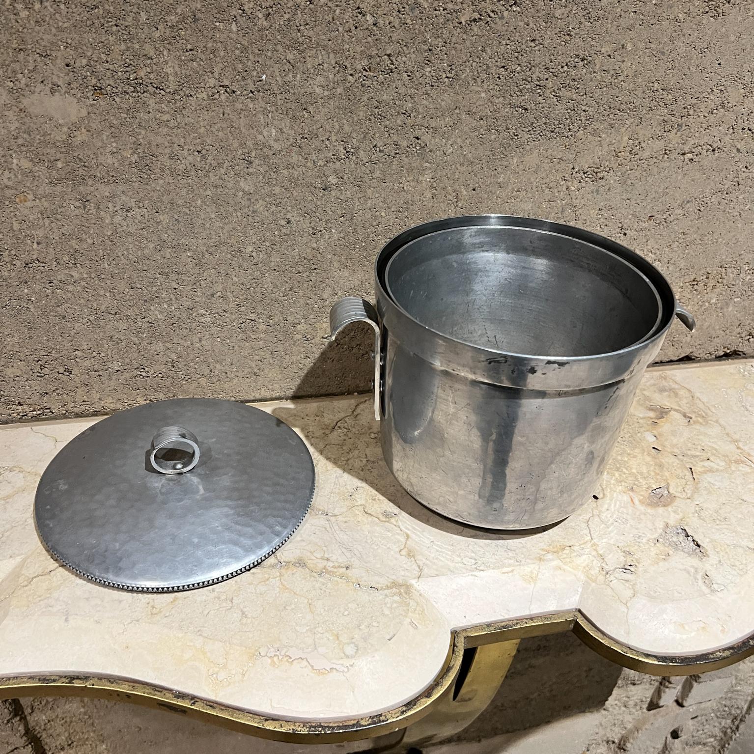 1960s Hammered Aluminum Ice Bucket by B.W. Buenilum In Good Condition For Sale In Chula Vista, CA