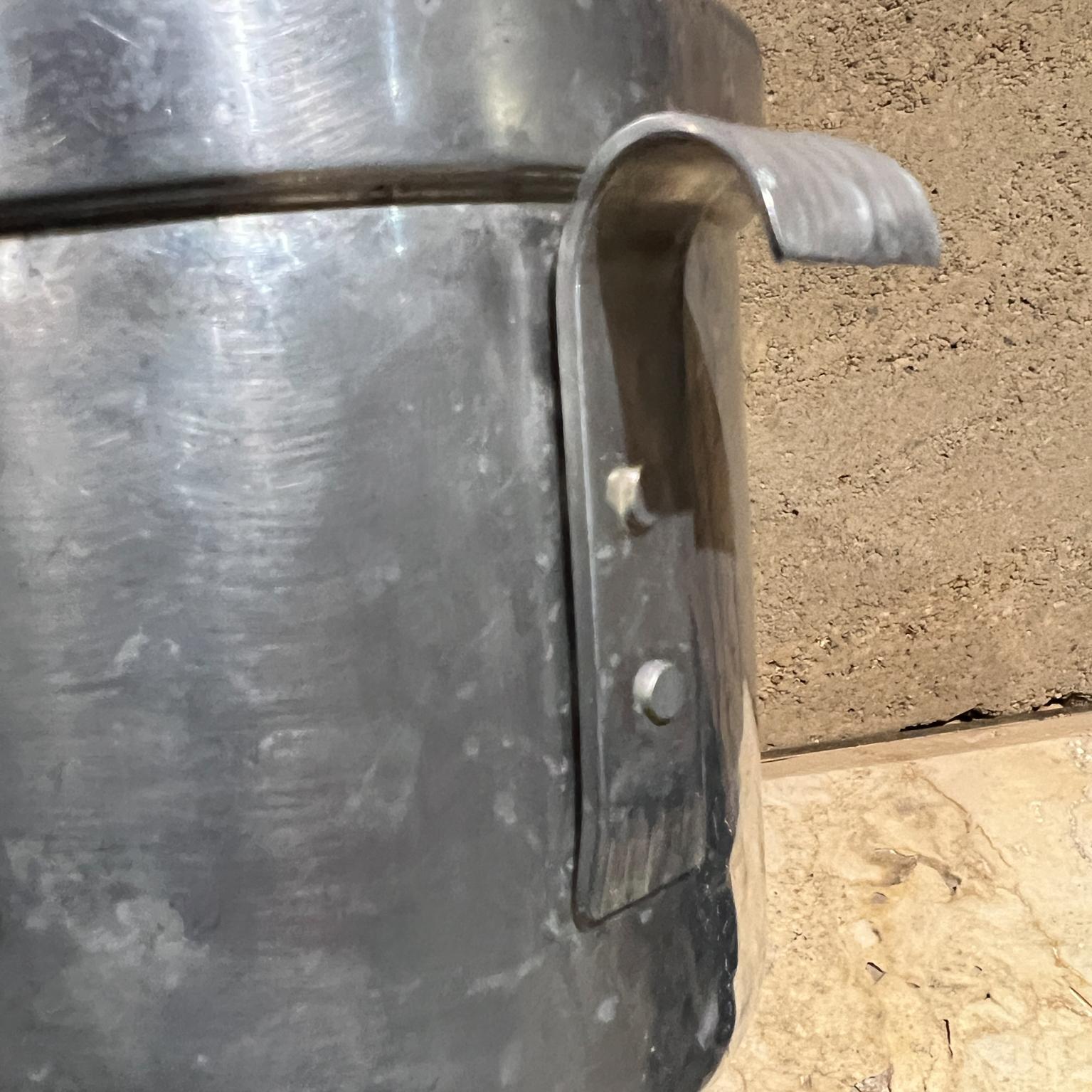 1960s Hammered Aluminum Ice Bucket by B.W. Buenilum For Sale 3