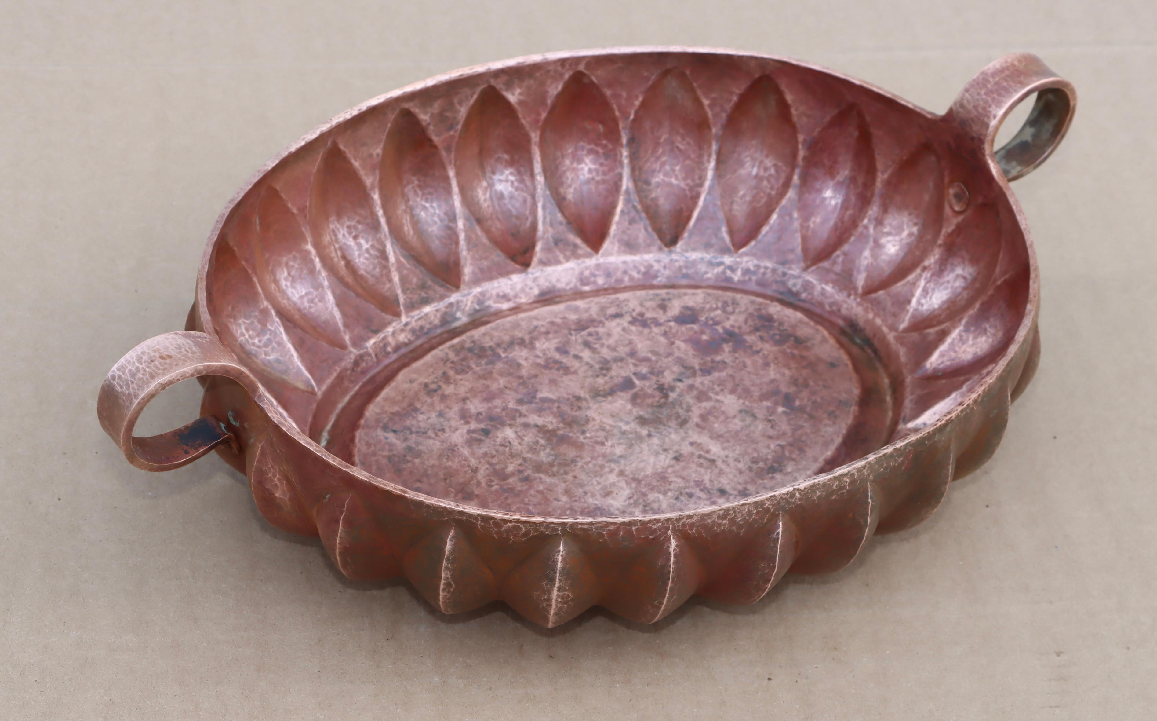 1960's Hammered Copper Mexican Decorative Bowl For Sale 5