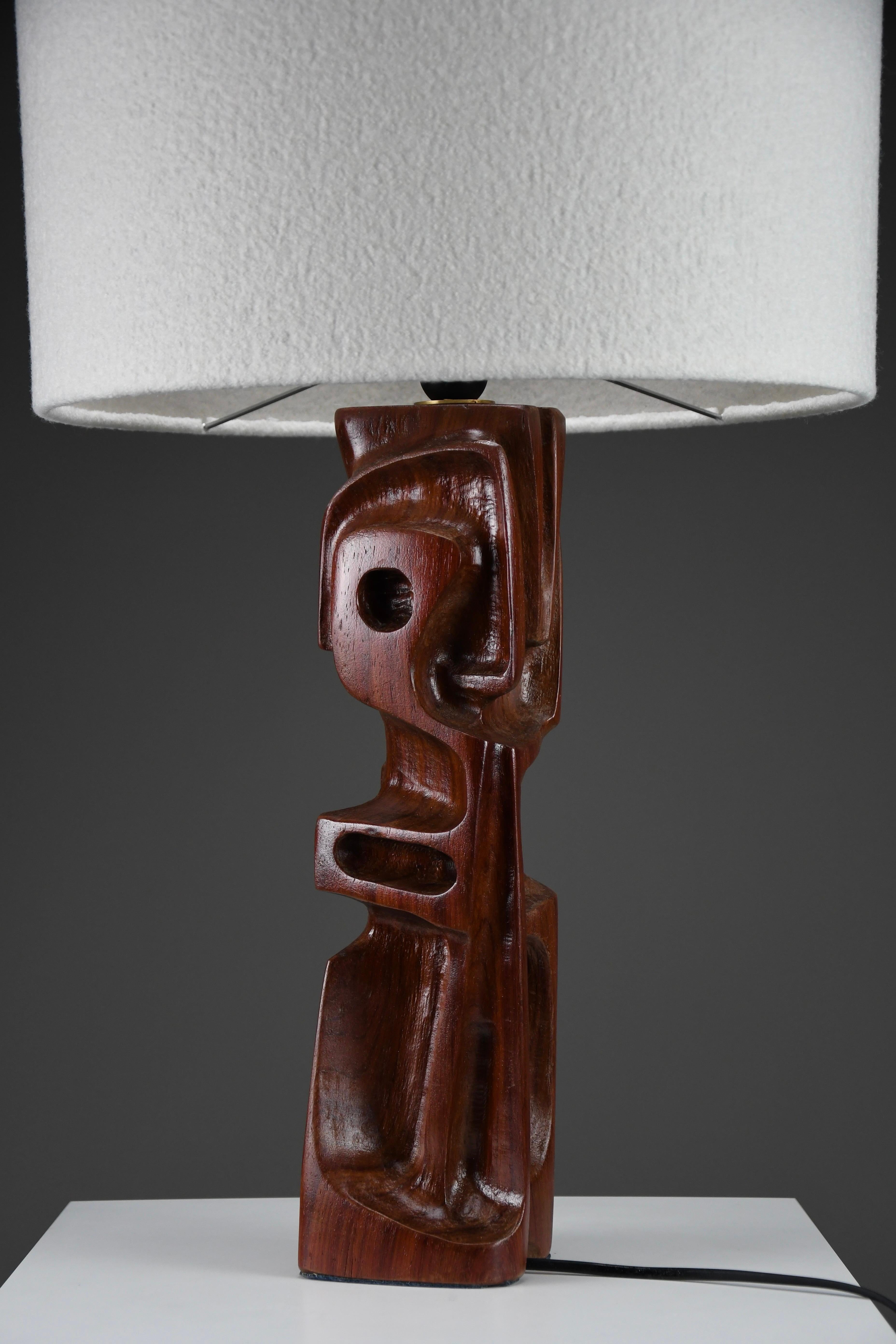 1960er Handgeschnitzte Tischlampe von Gianni Pinna - Italienische Mitte des Jahrhunderts im Angebot 4