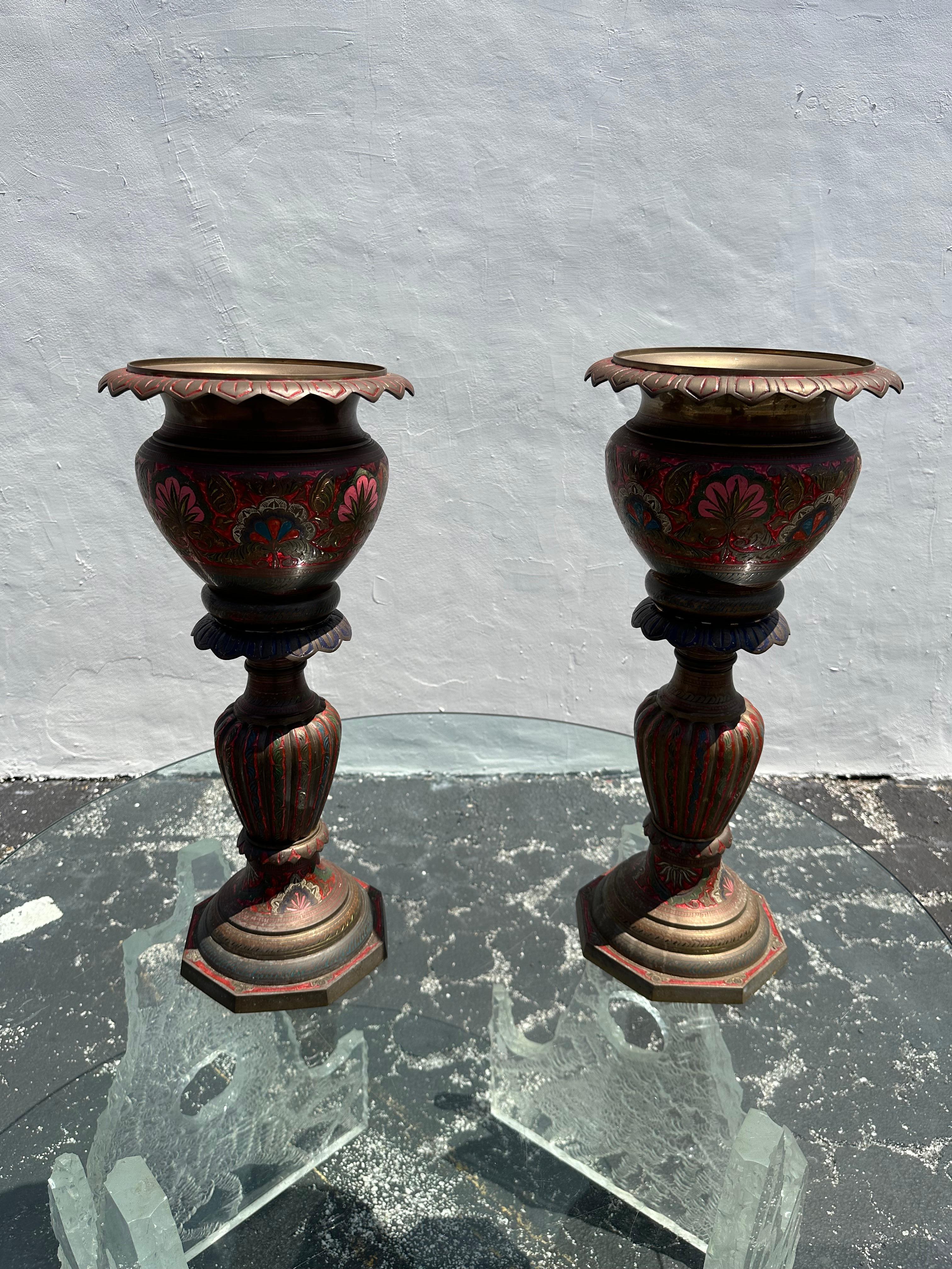 Maceteros de latón grabado pintados a mano de los años 60 Moderno de mediados de siglo en venta
