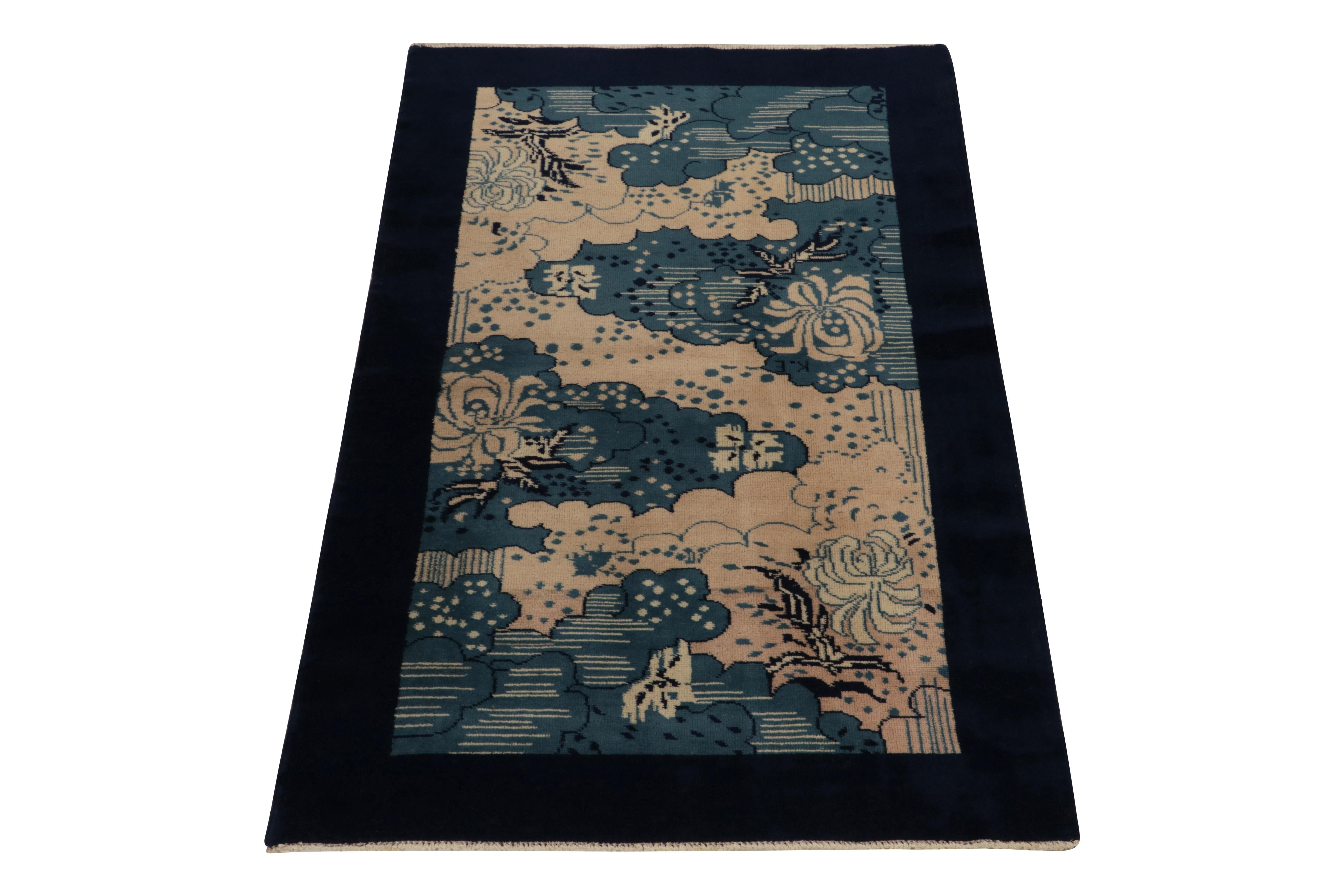 Noué à la main en Turquie vers 1960-1970, ce tapis Art Déco 4x7 de lignée emblématique fait partie de la collection Pasha du milieu du siècle de Rug & Kilim.
 
Commémorant les rares œuvres d'un artiste turc pluridisciplinaire de cette période,