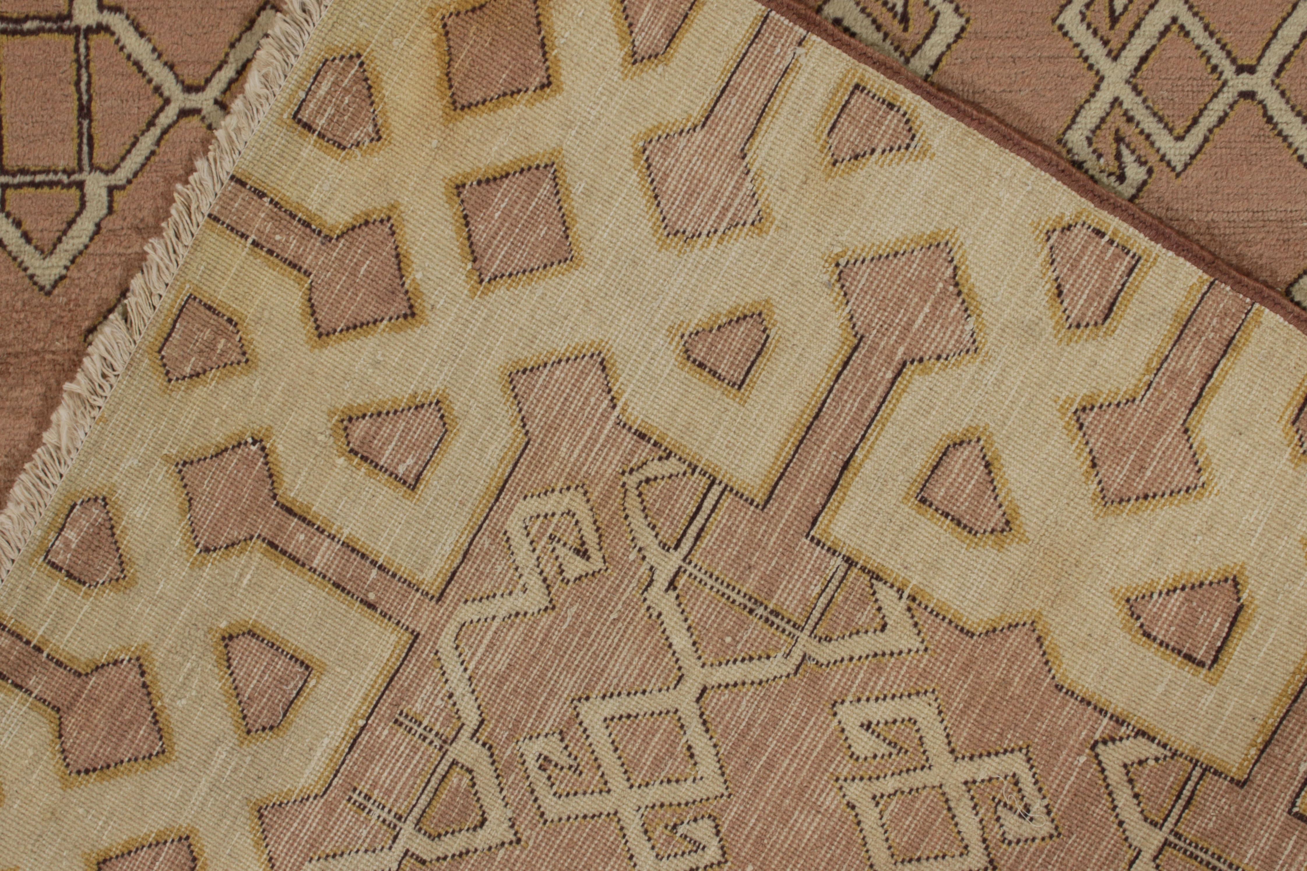 Handgeknüpfter Vintage-Teppich aus den 1960er Jahren mit geometrischem Muster in Beige-Braun von Teppich & Kelim im Zustand „Gut“ im Angebot in Long Island City, NY