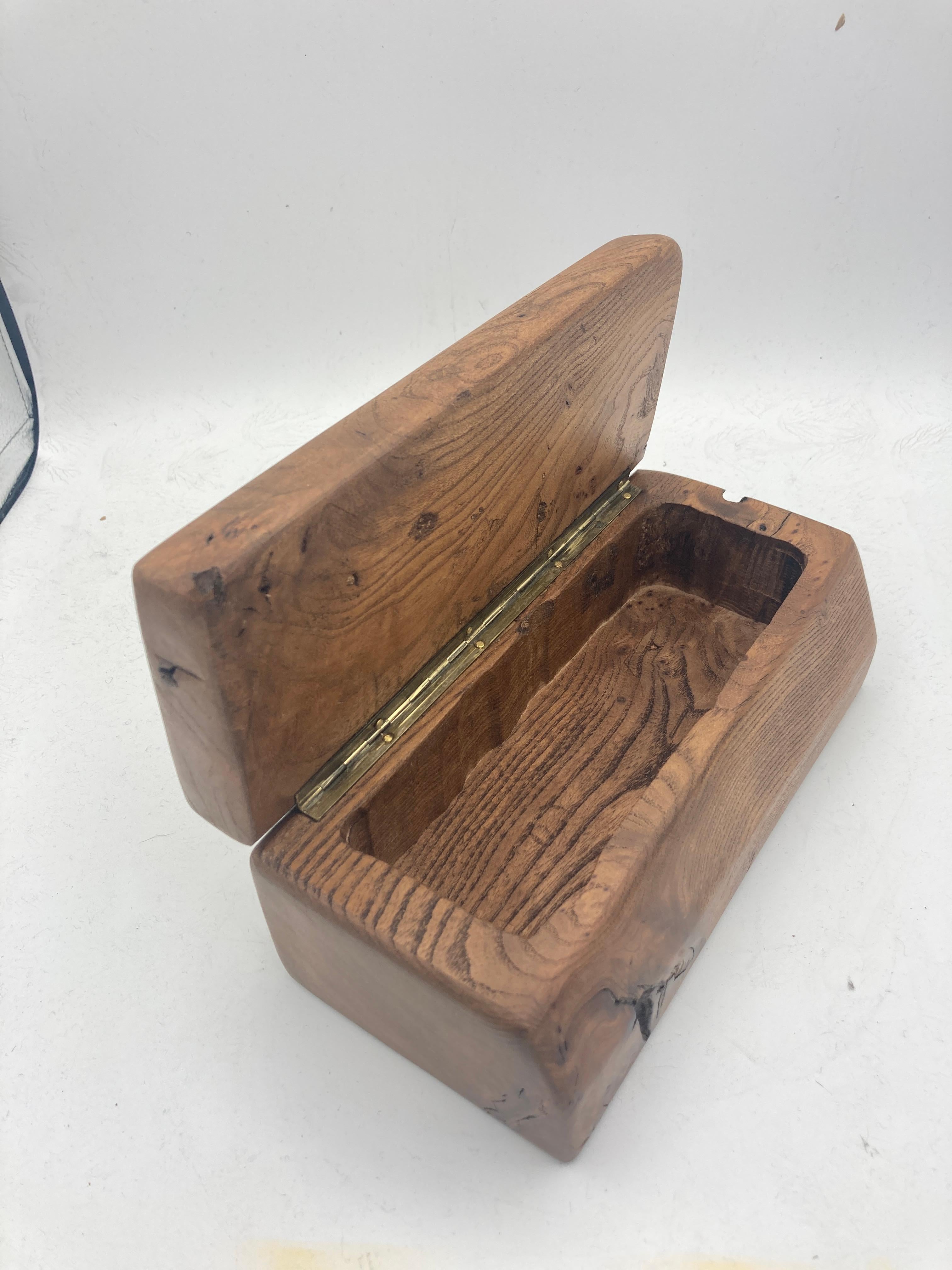 Caja decorativa tallada Hand Made de los años 60 mediados del siglo XX en venta