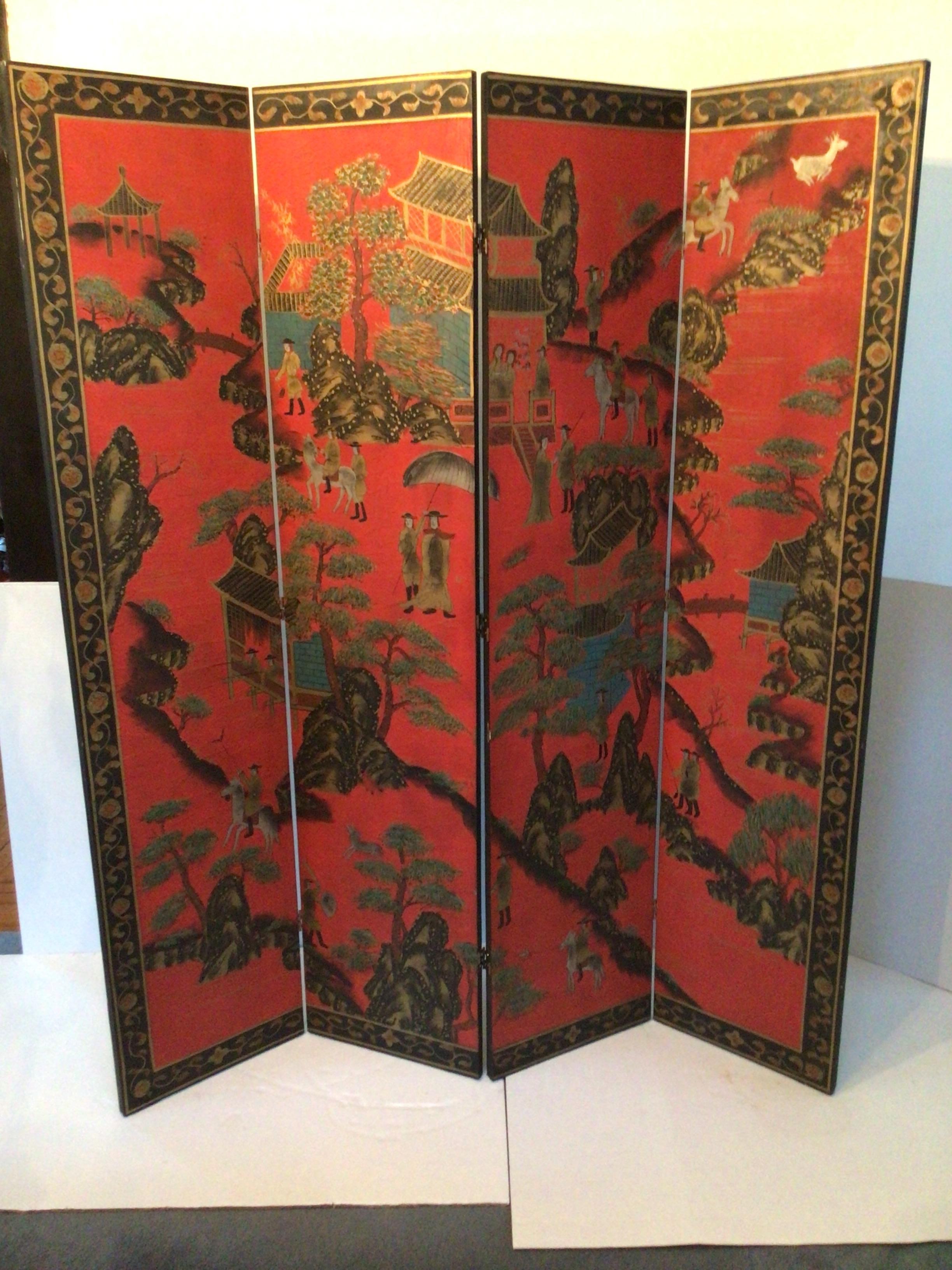 1960er Jahre Handbemalte 4-Panel-Faltwand
Der Paravent zeigt auf beiden Seiten eine gemalte traditionelle Landschaft und 