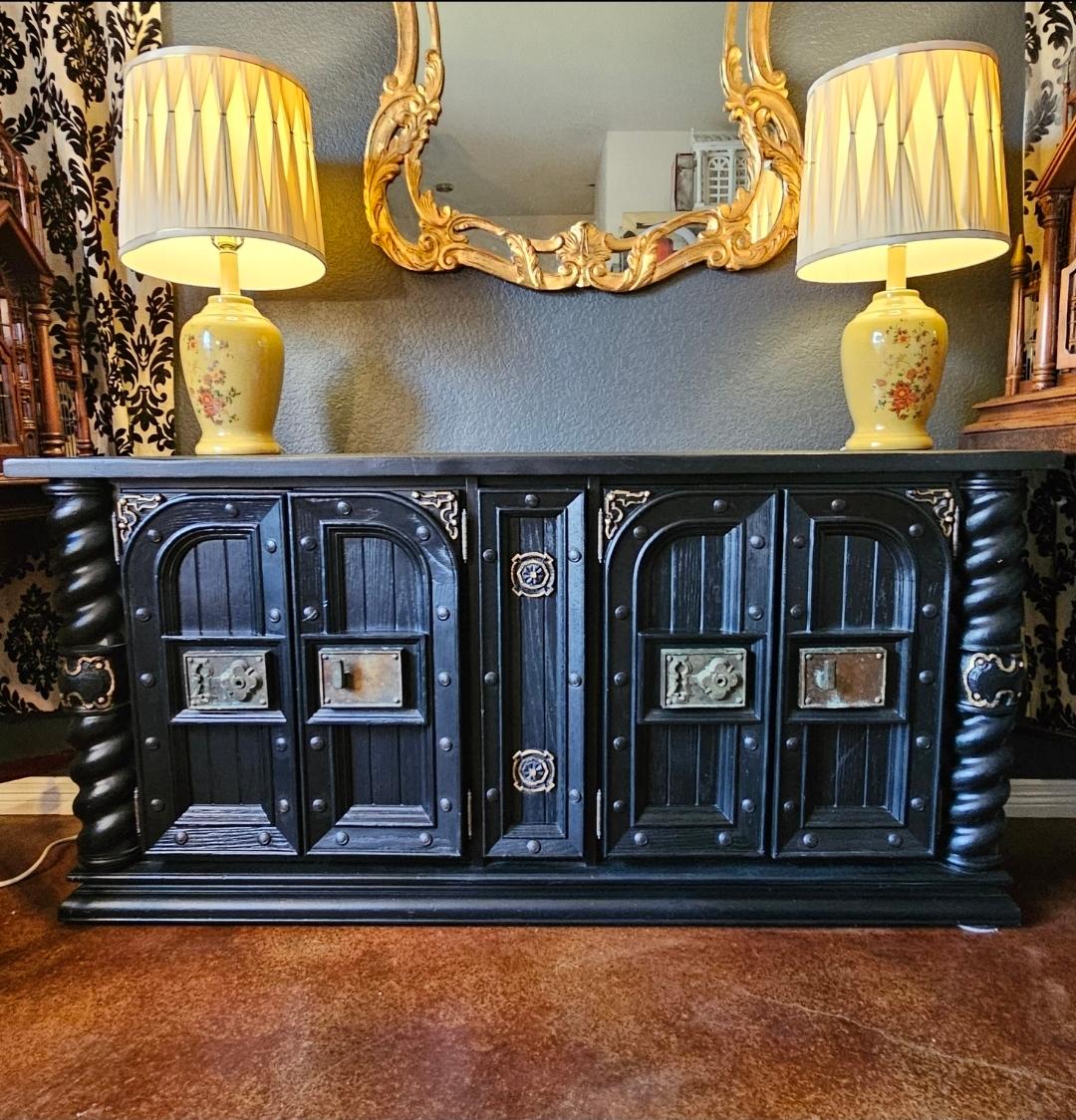 1960s Hand Painted Barley Twist Credenza/ Sideboard In Good Condition For Sale In Waxahachie, TX