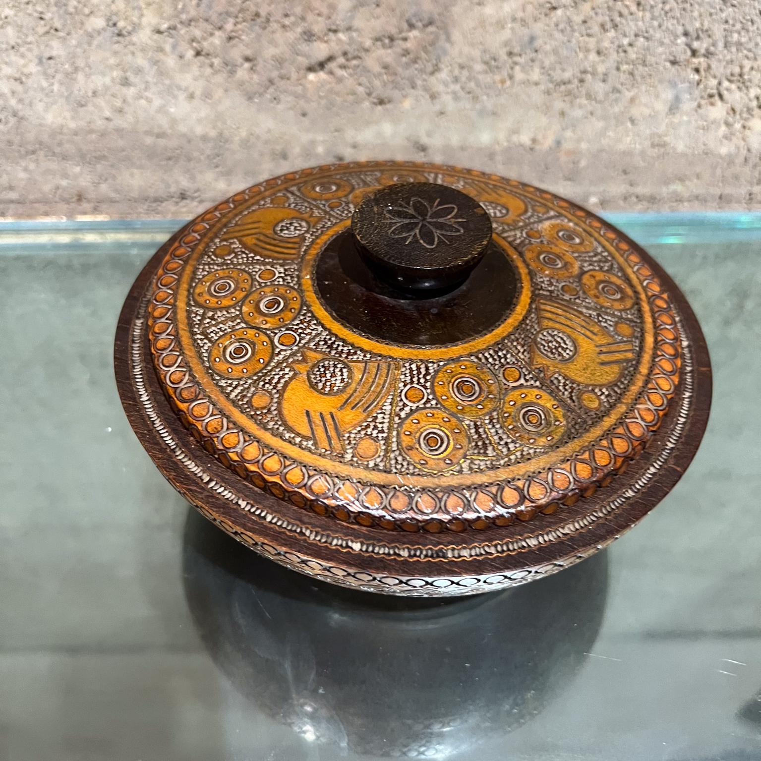 1960s Handmade Folk Art Decorative Trinket Bowl  In Good Condition For Sale In Chula Vista, CA