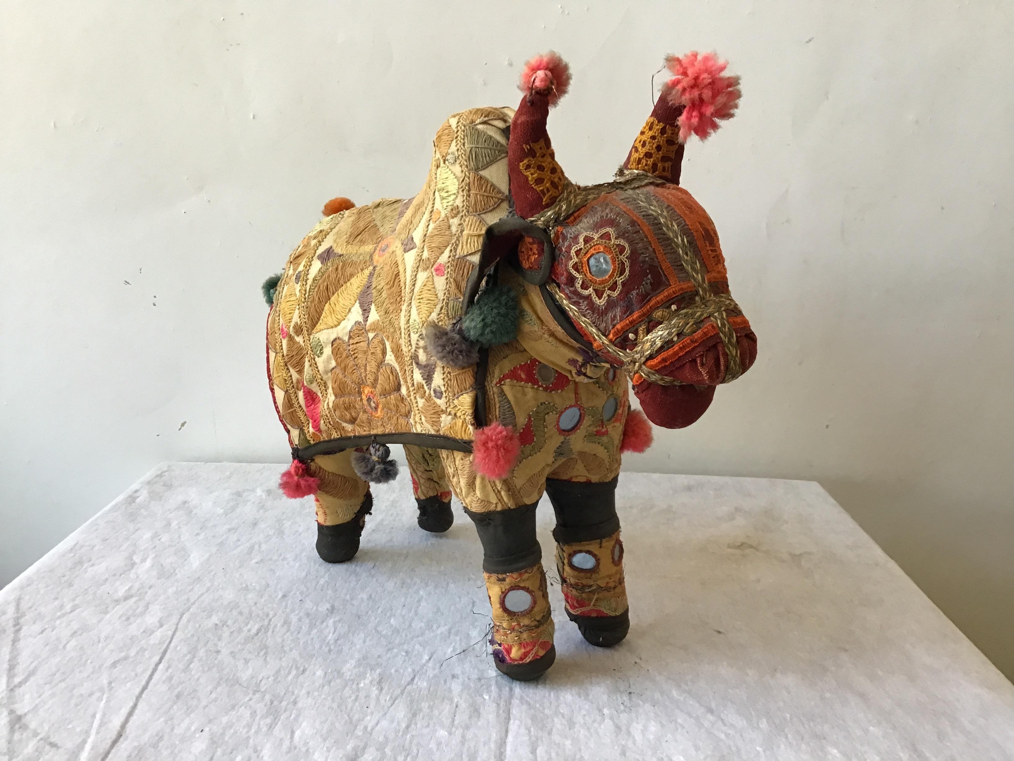 1960s Handmade Stuffed Ox Toy from India In Good Condition In Tarrytown, NY