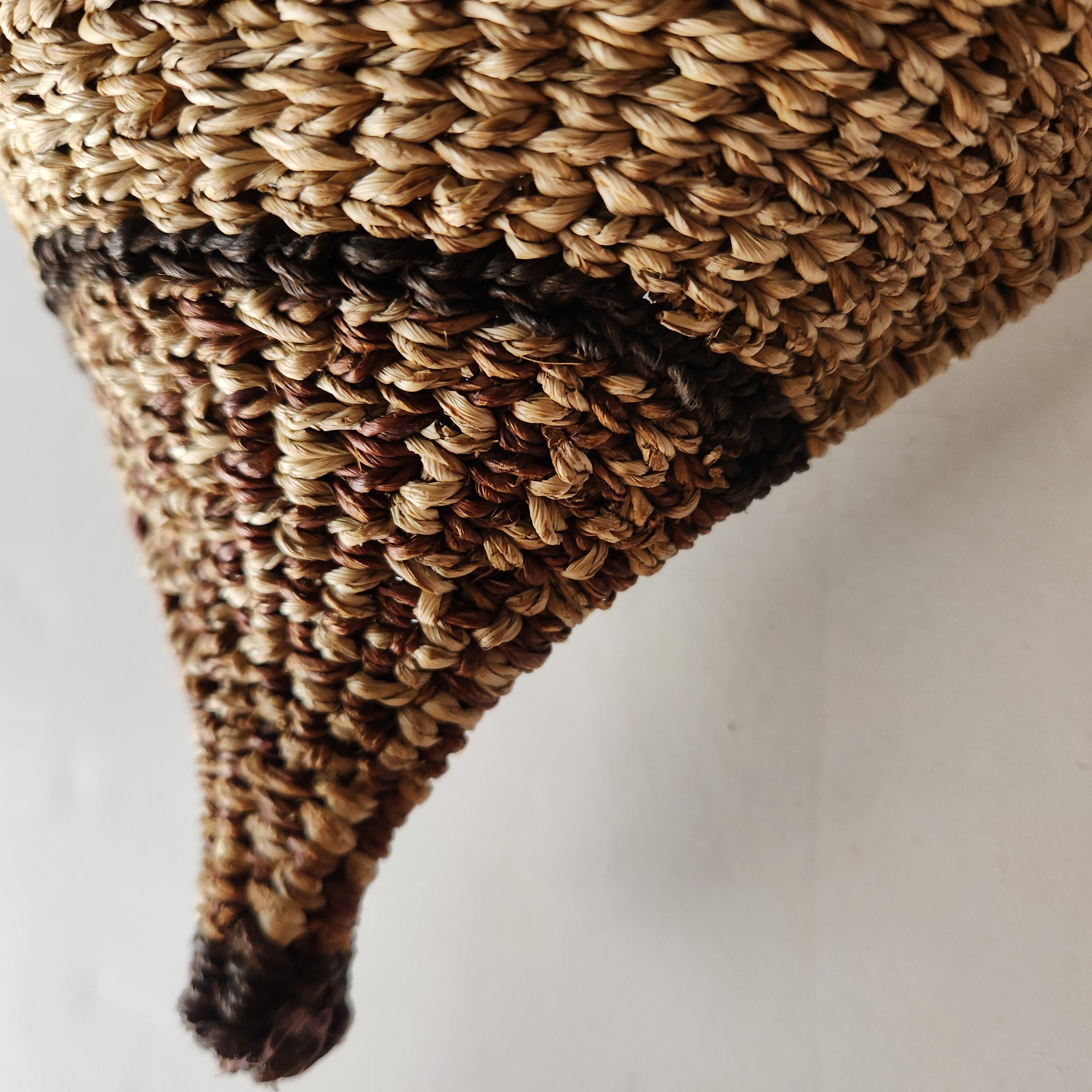 Mid-Century Modern Panier à pain de canoë Gambela tissé à la main des années 1960 en vente