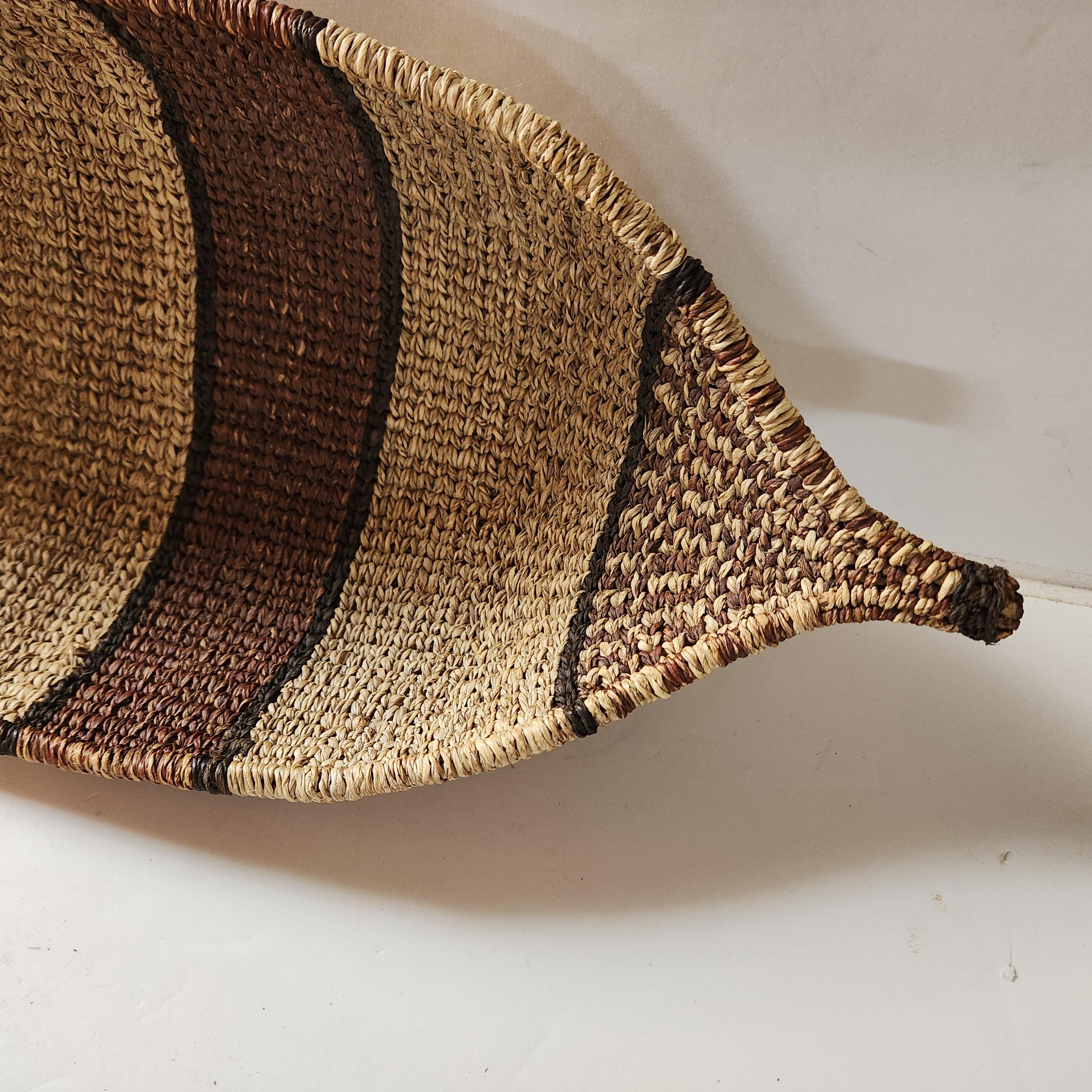 Éthiopien Panier à pain de canoë Gambela tissé à la main des années 1960 en vente