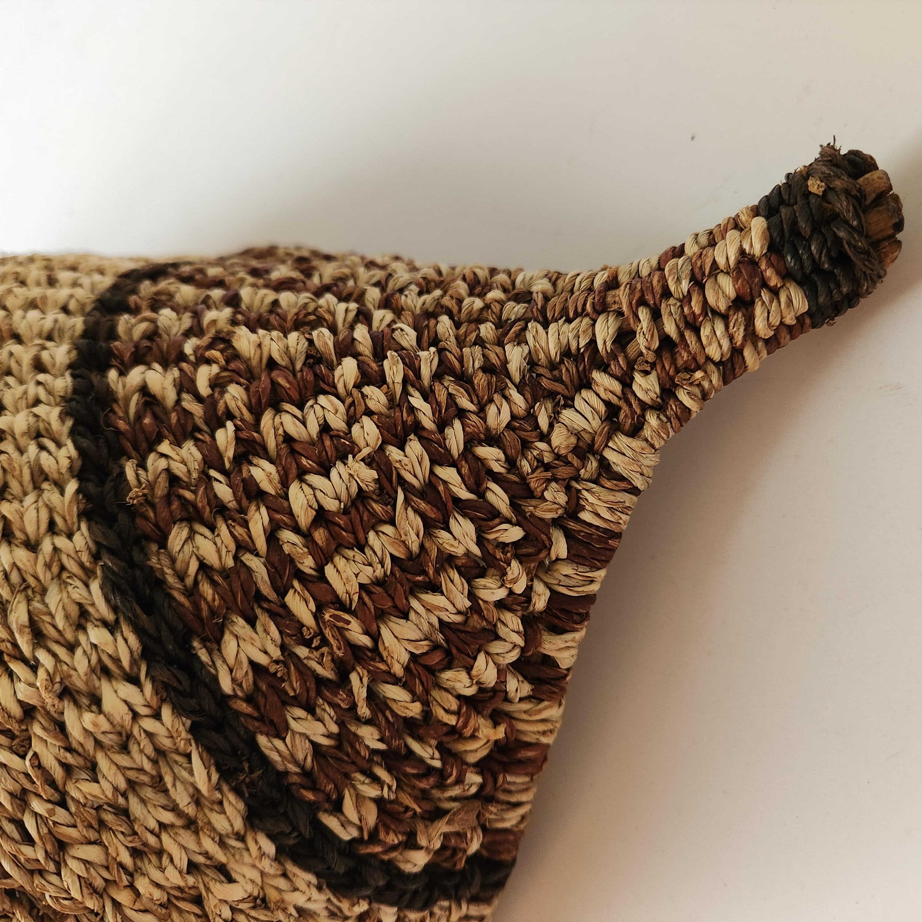 Paille Panier à pain de canoë Gambela tissé à la main des années 1960 en vente