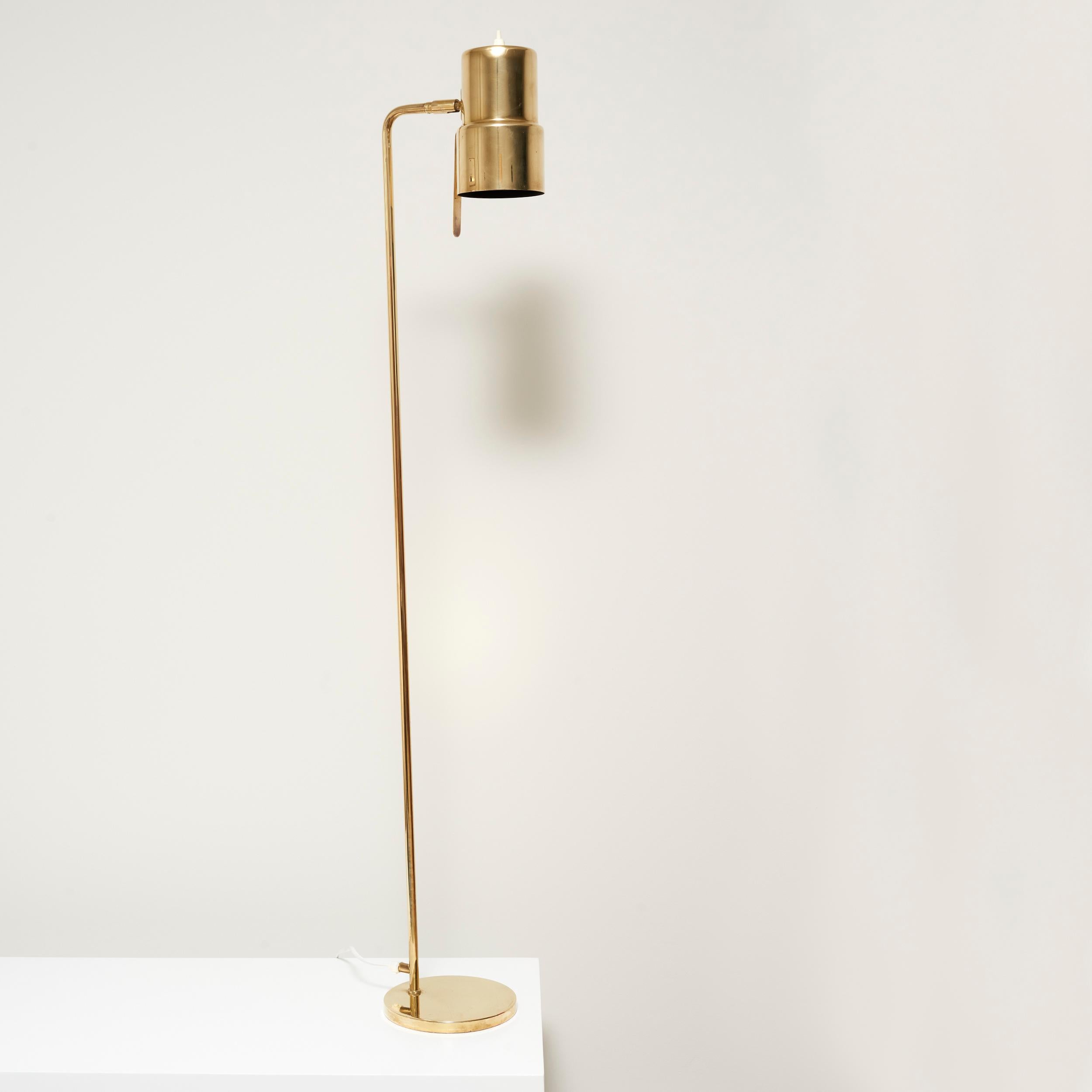 Brass floor lamp designed by Hans-agne Jakobsson for Markaryd AB. Sweden, 1960’s. Adjustable lampshade and round foot in brass in a very good vintage condition. 

Hans-Agne Jakobsson was a Swedish interior and furniture designer. He was famed for